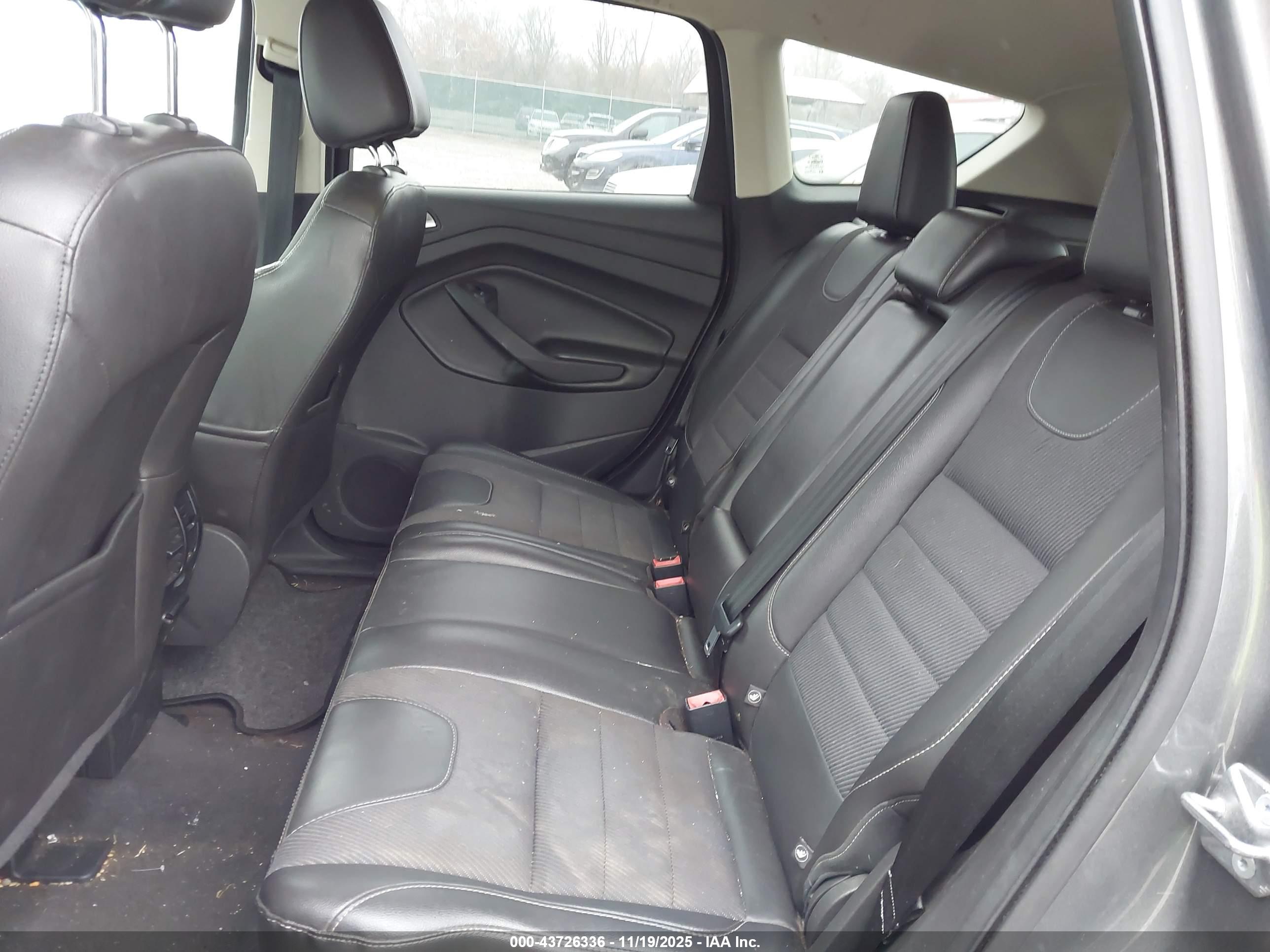 FORD ESCAPE image 8