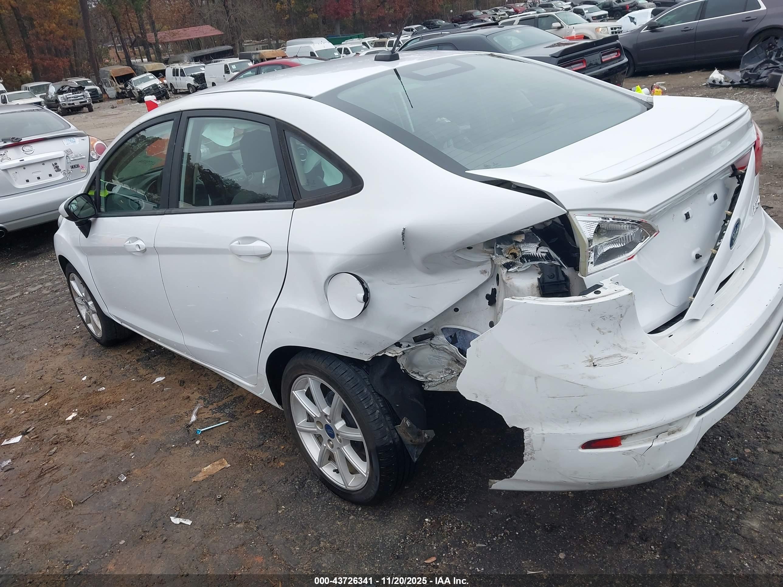FORD FIESTA image 3