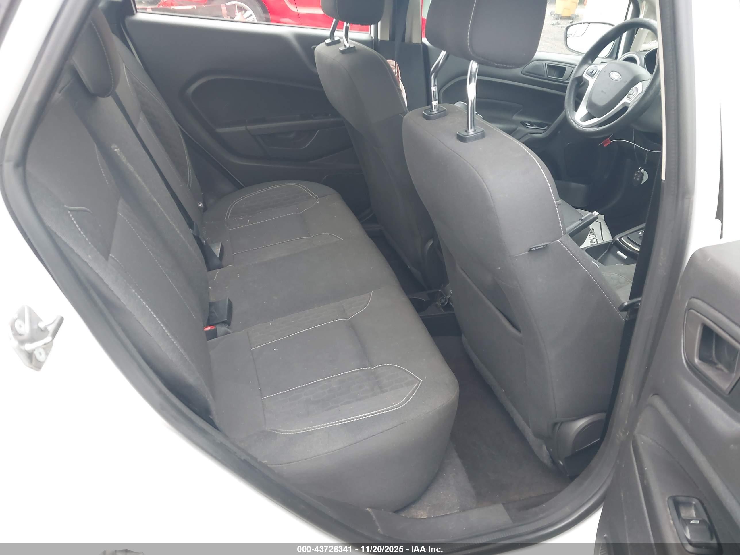 FORD FIESTA image 8