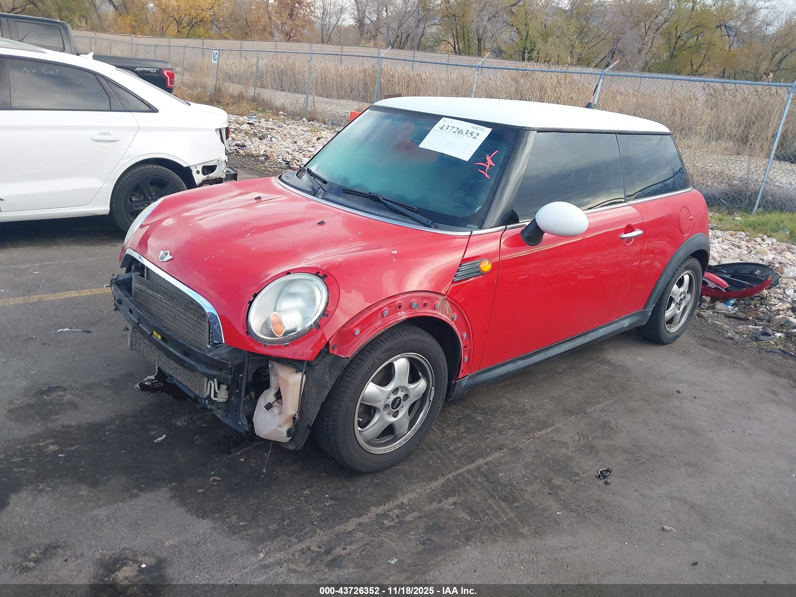 MINI COOPER image 2