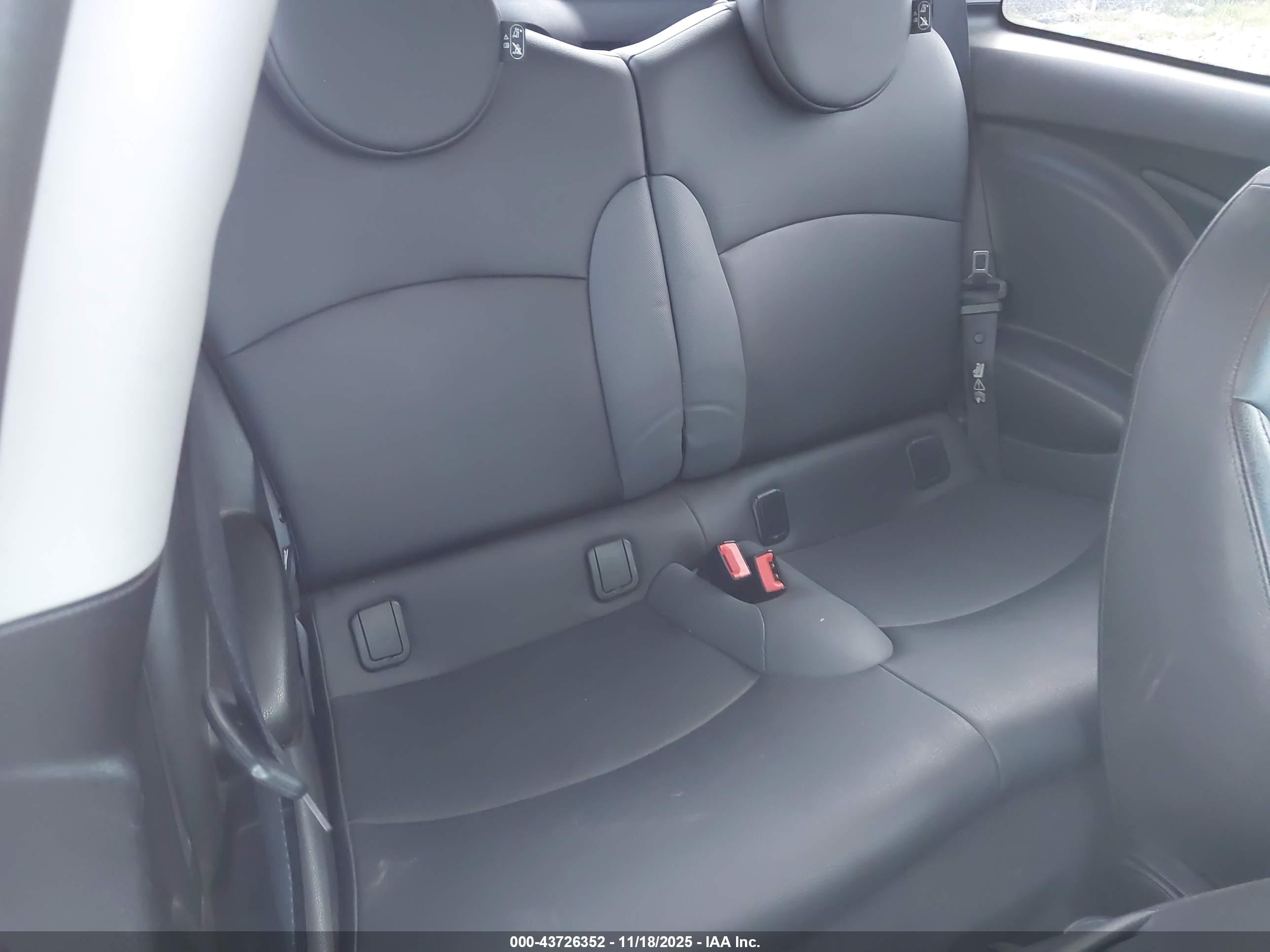 MINI COOPER image 8