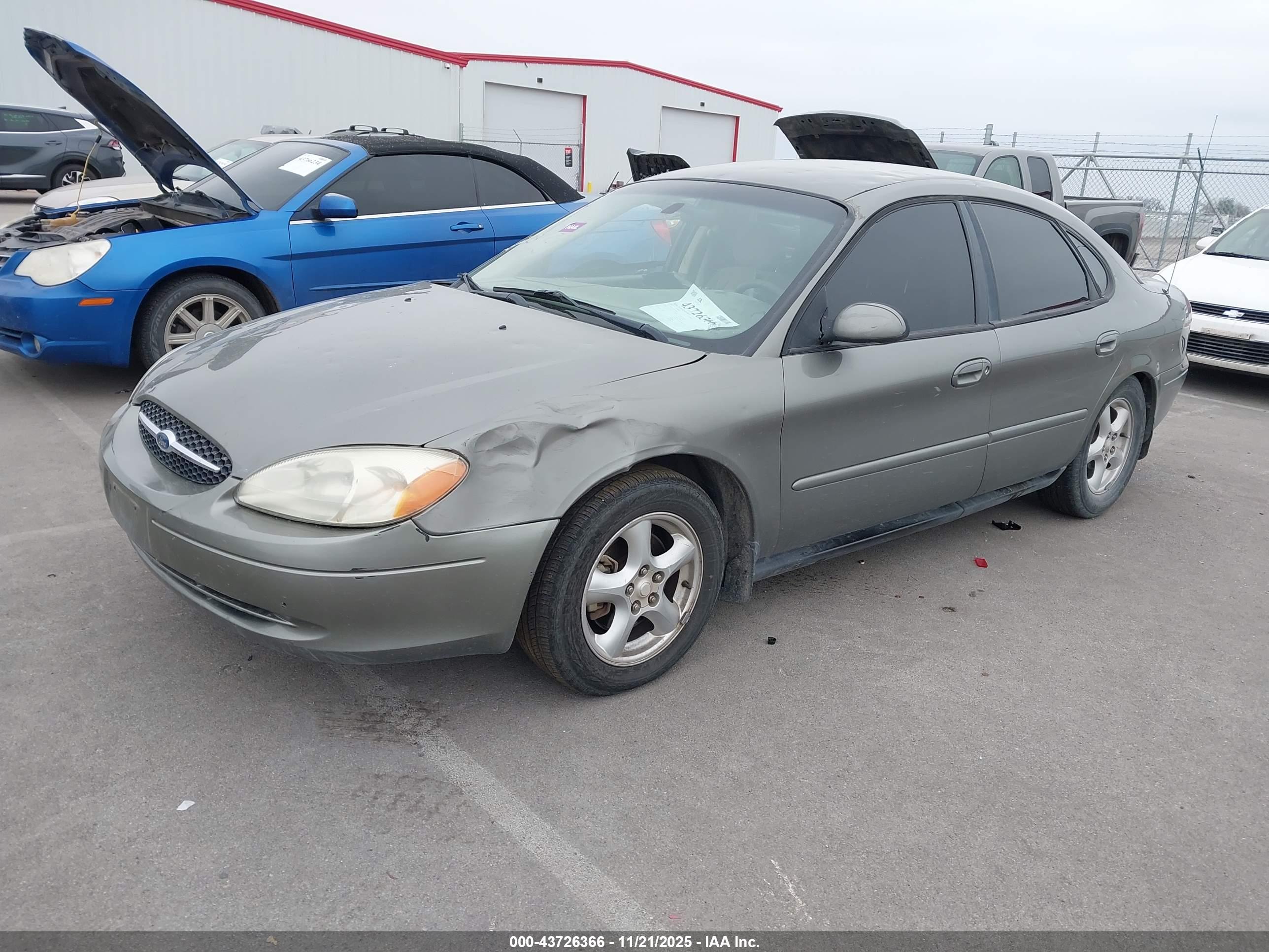 FORD TAURUS image 2