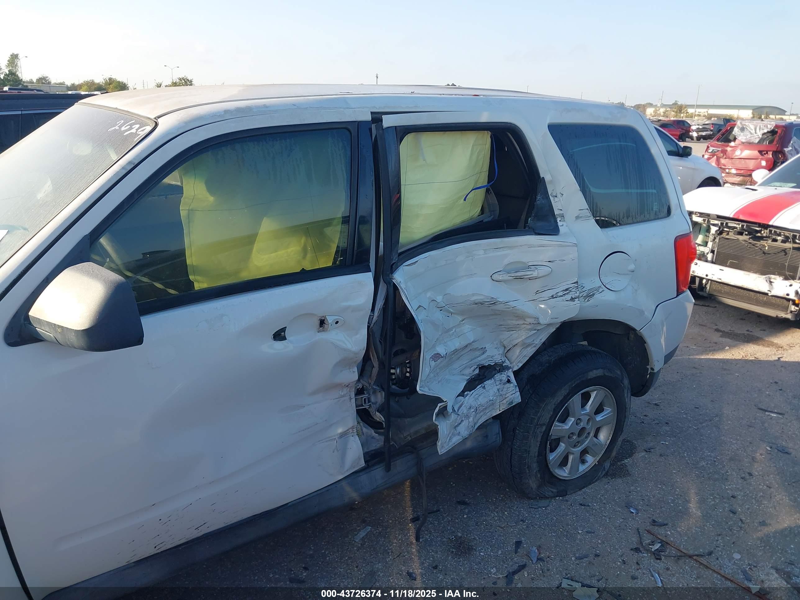 MAZDA TRIBUTE image 6