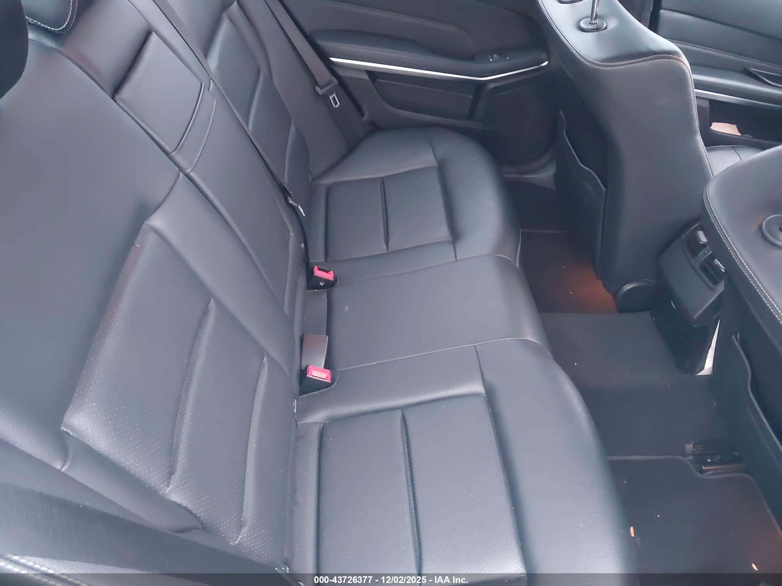 MERCEDES-BENZ E image 8