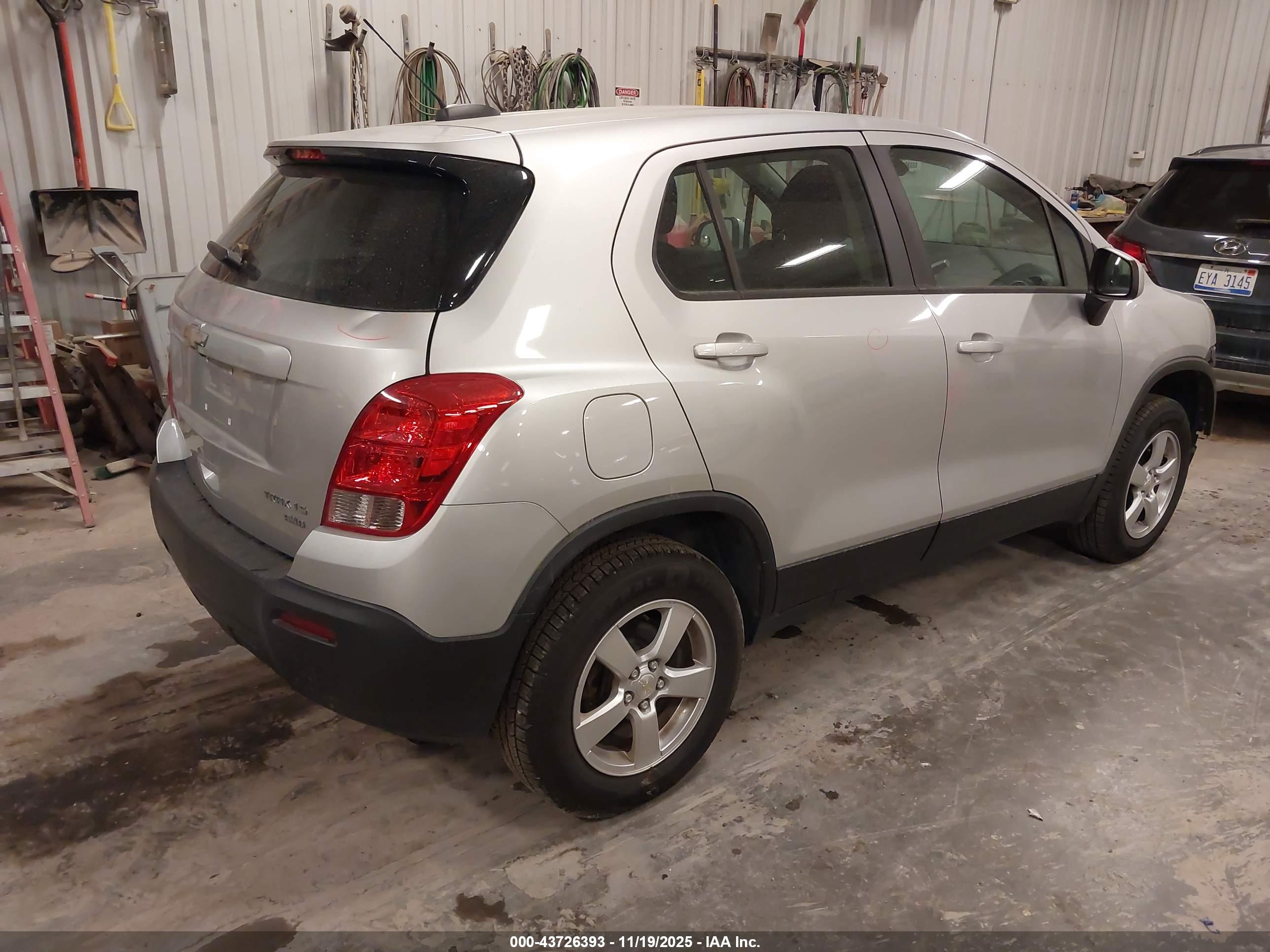 CHEVROLET TRAX image 4