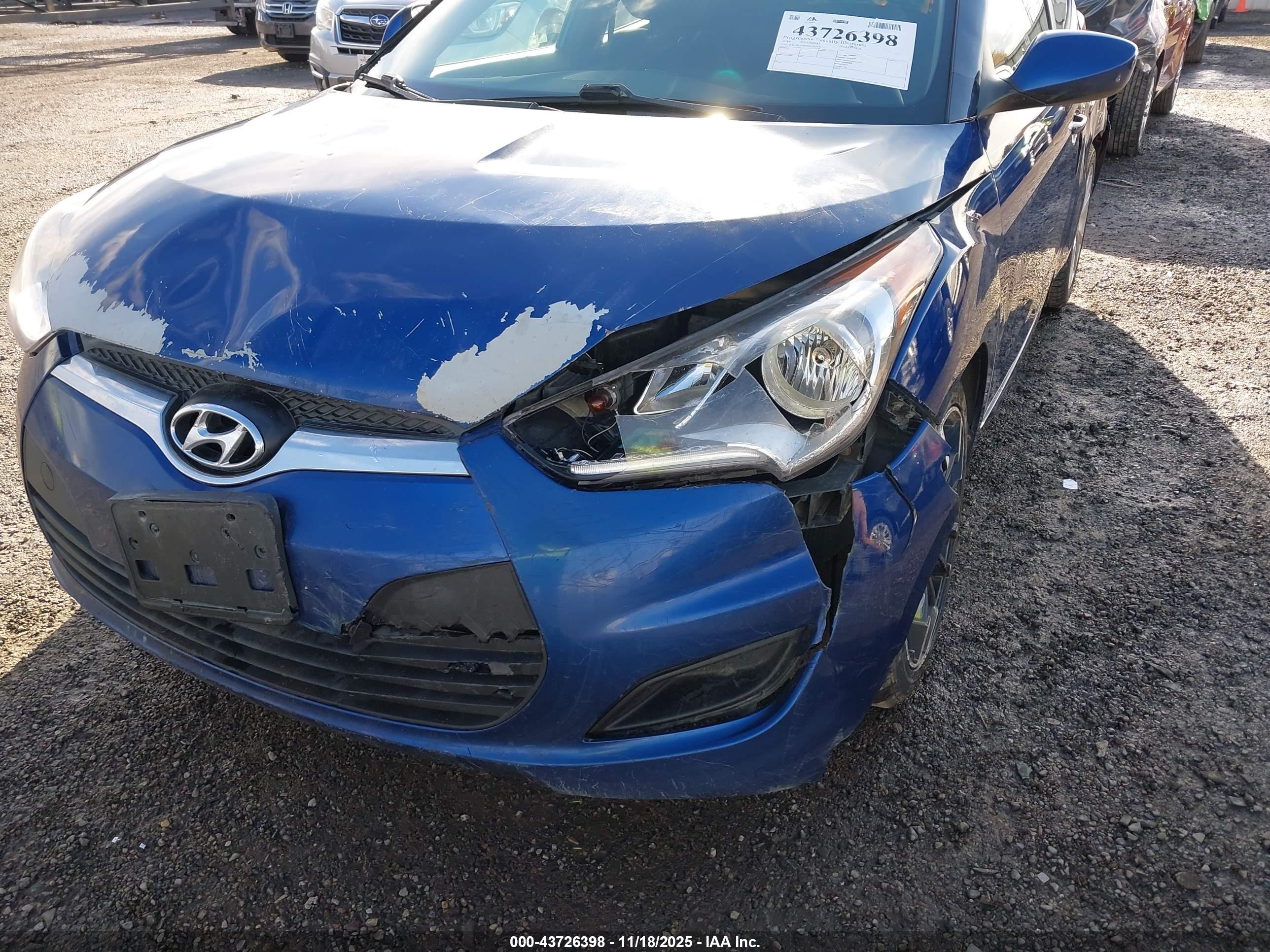 HYUNDAI VELOSTER image 6