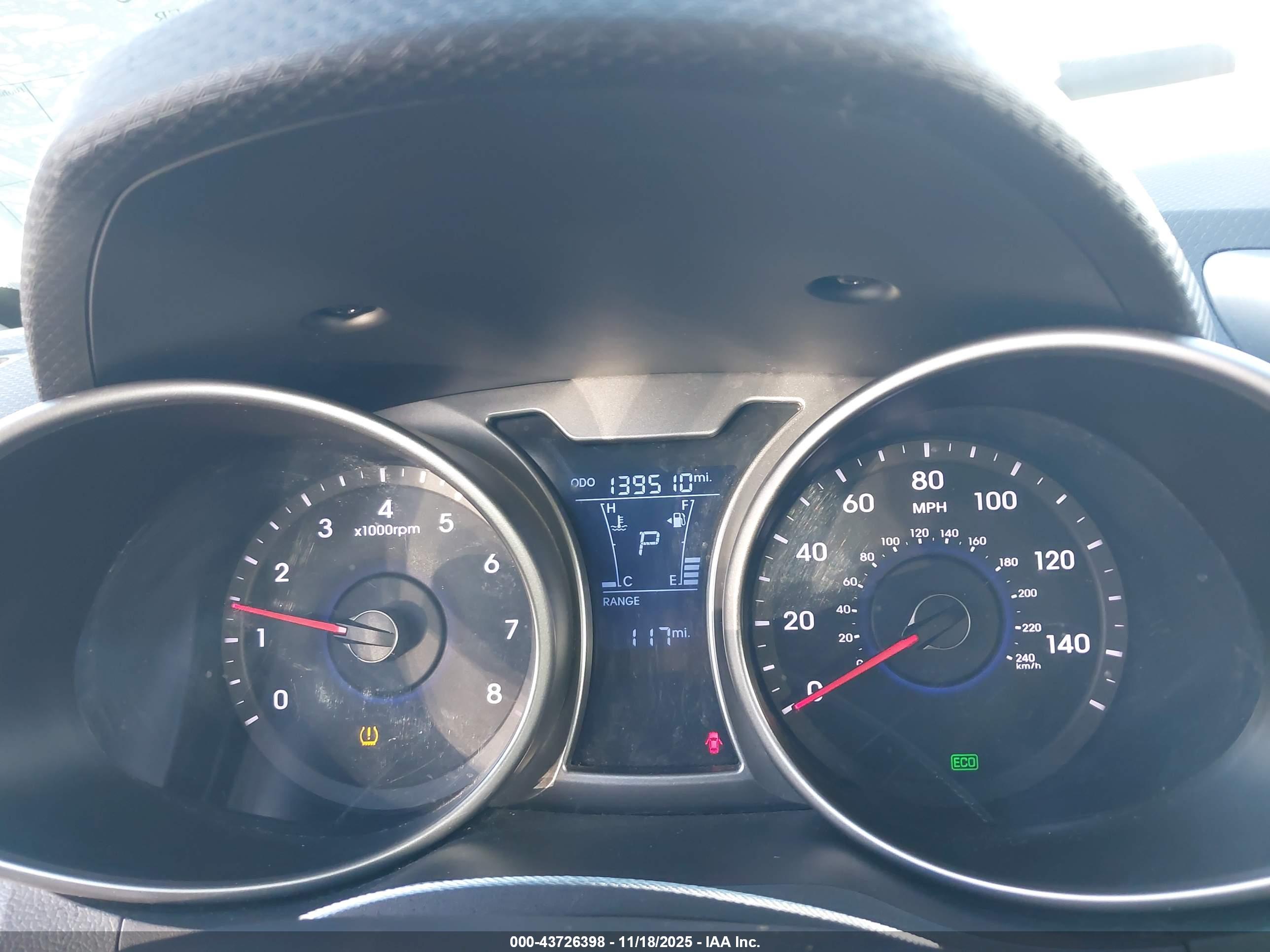 HYUNDAI VELOSTER image 7