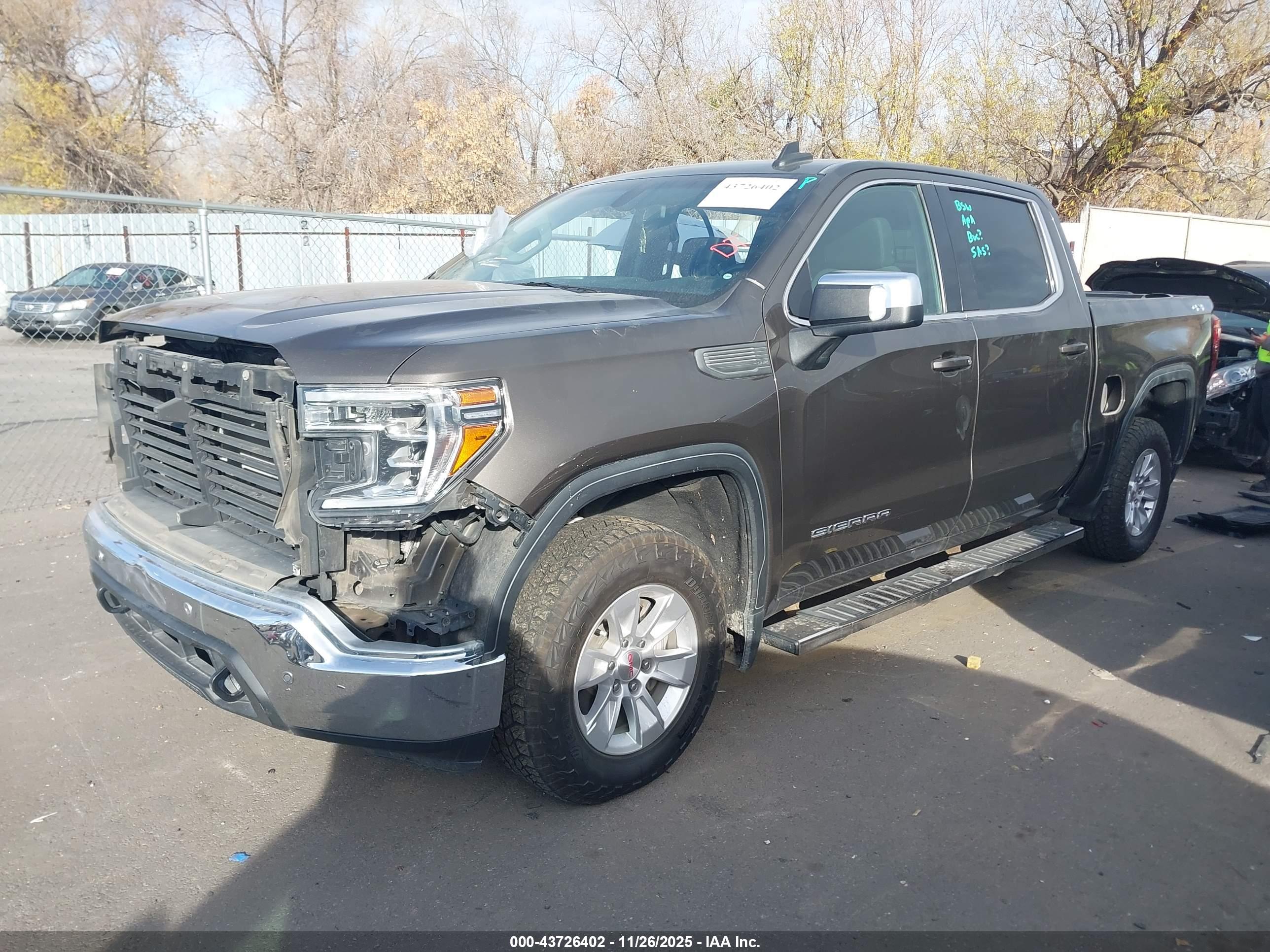 GMC SIERRA image 2