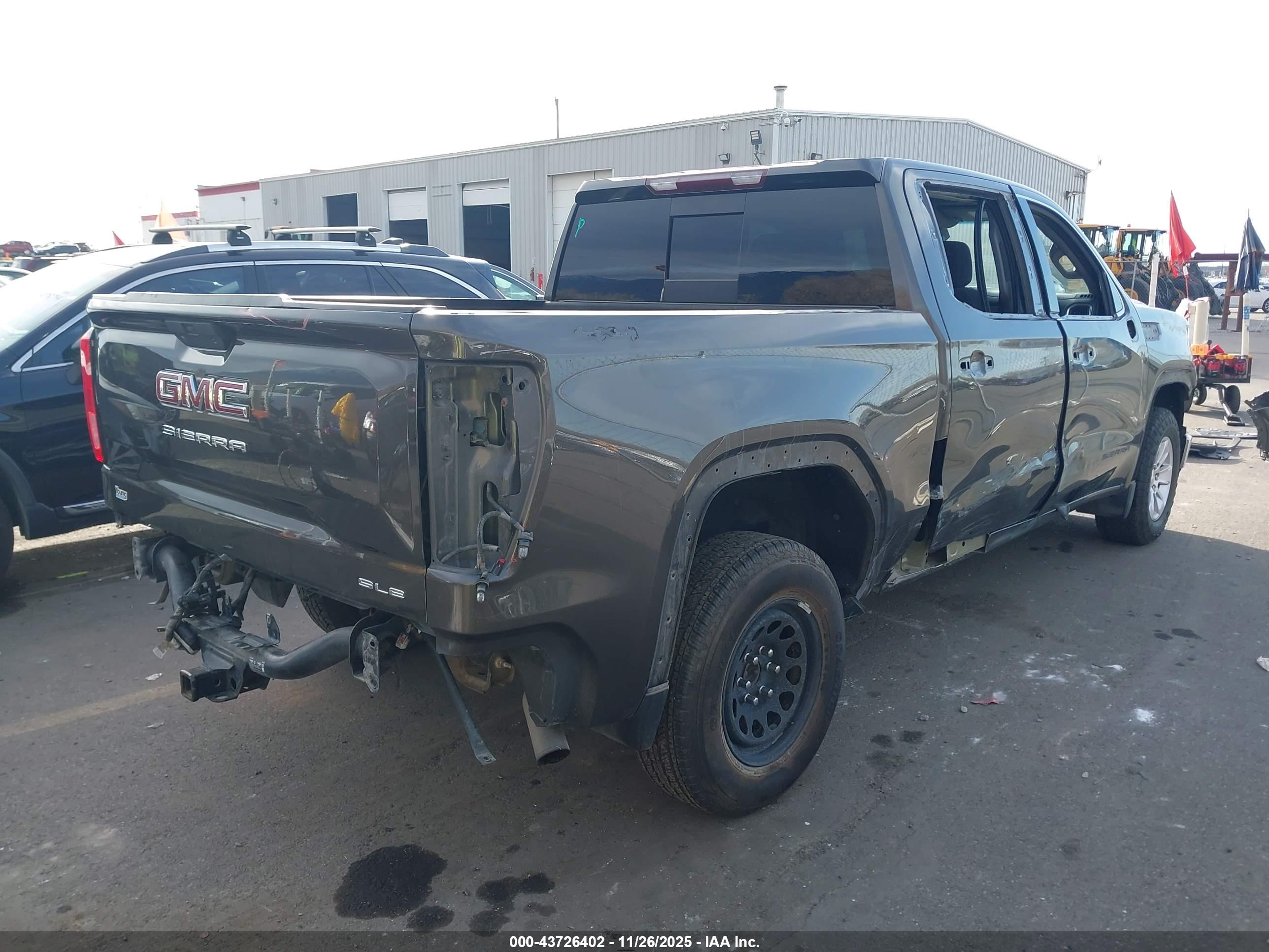 GMC SIERRA image 4