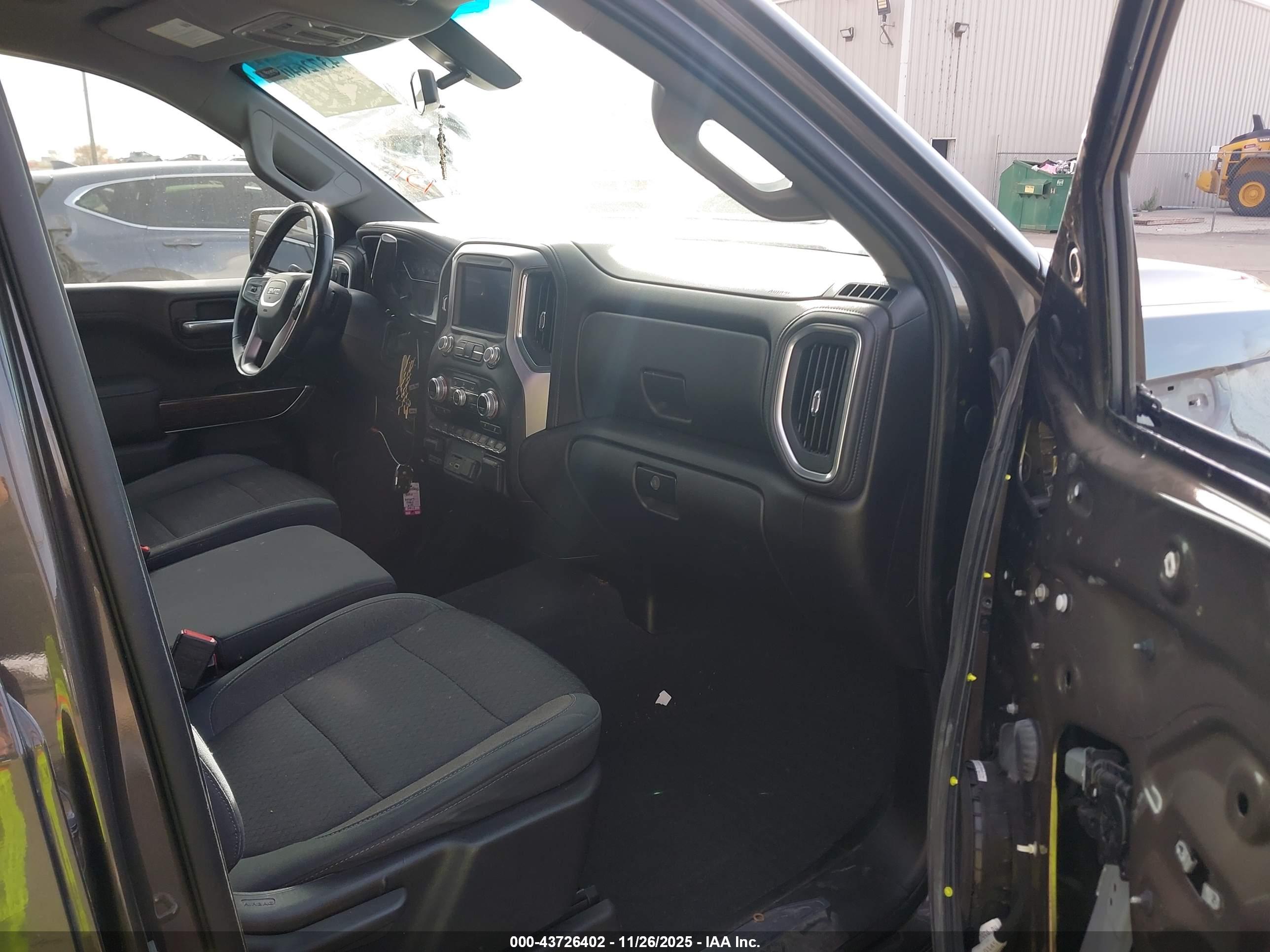 GMC SIERRA image 5