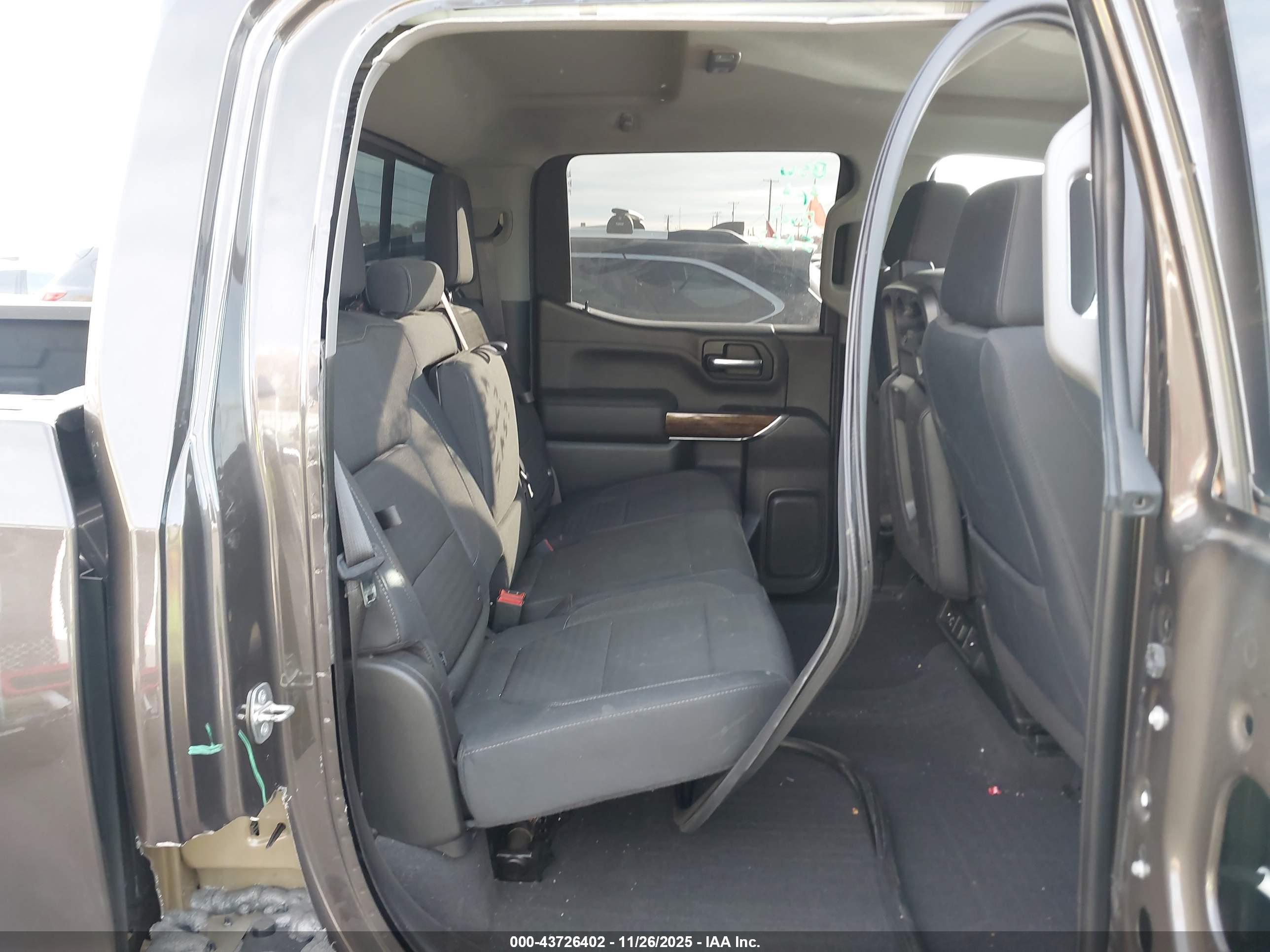 GMC SIERRA image 8
