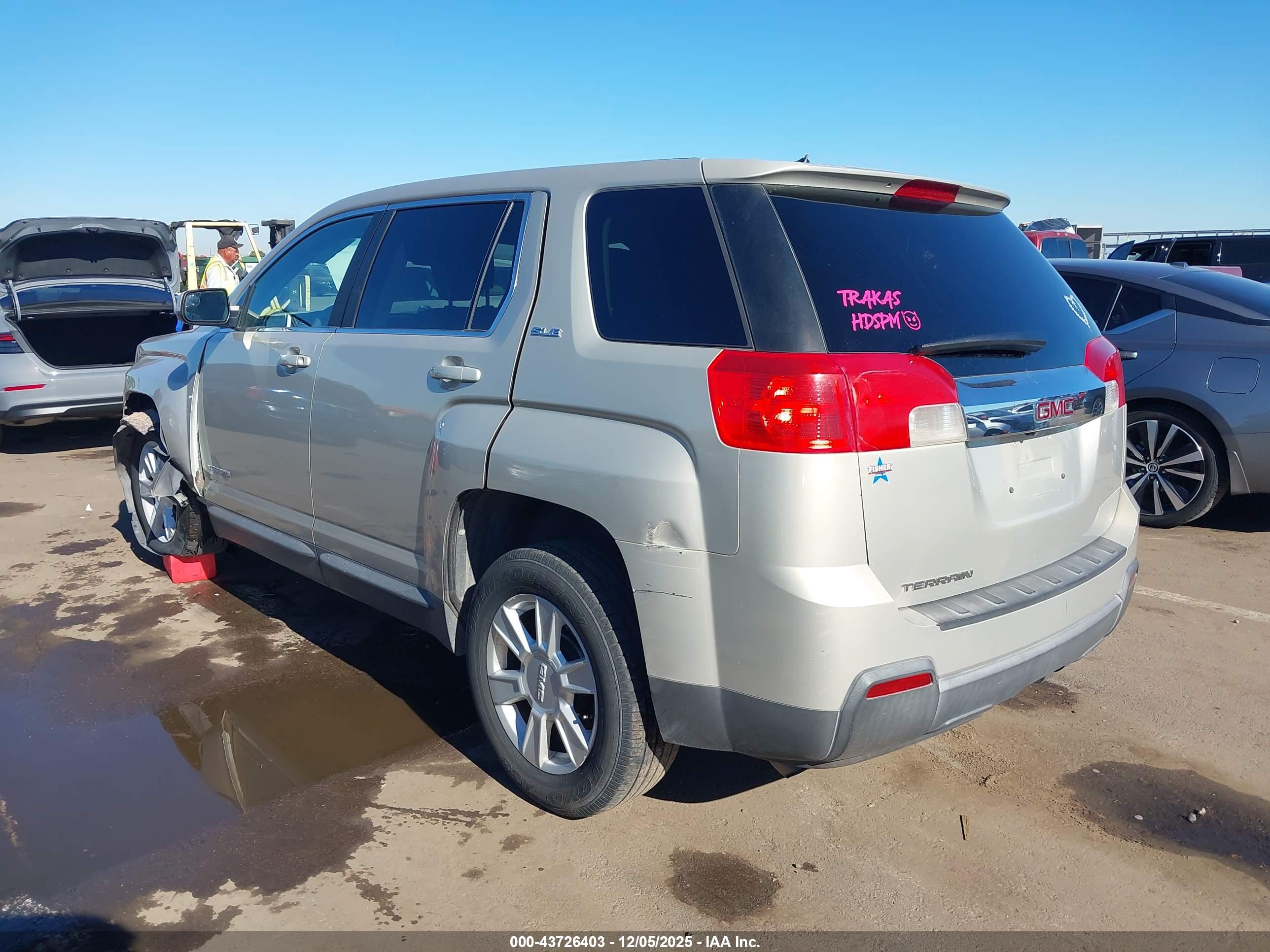 GMC TERRAIN image 3