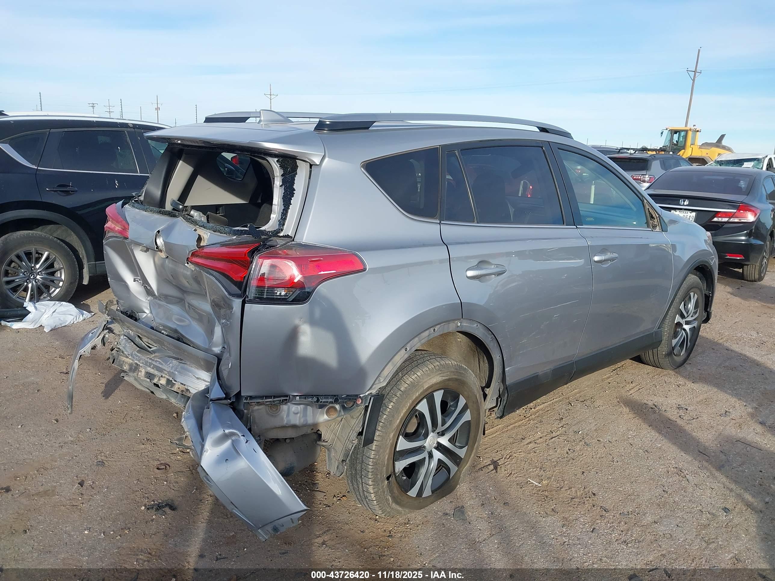 TOYOTA RAV4 image 4