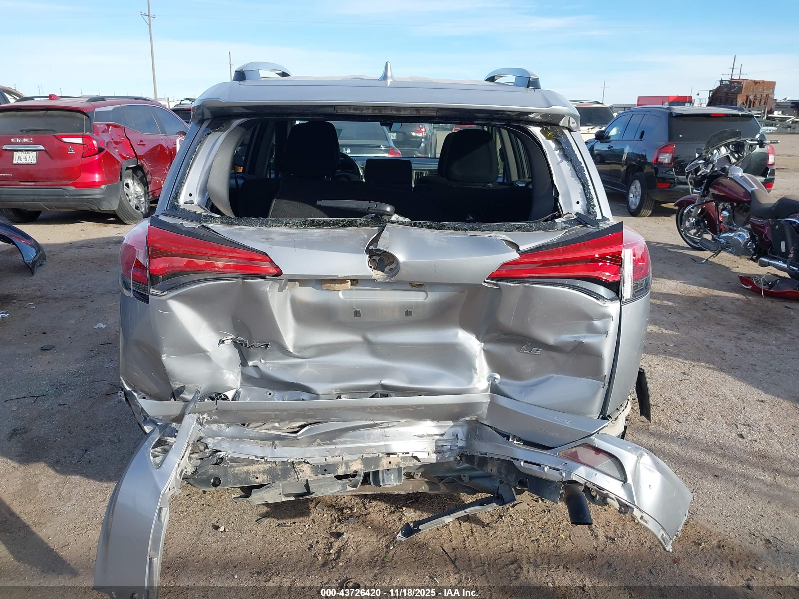 TOYOTA RAV4 image 6