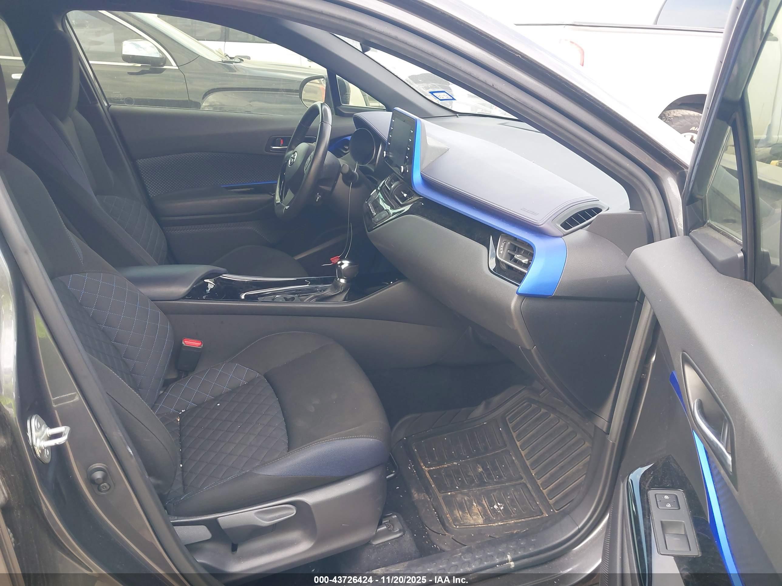 TOYOTA C-HR image 5