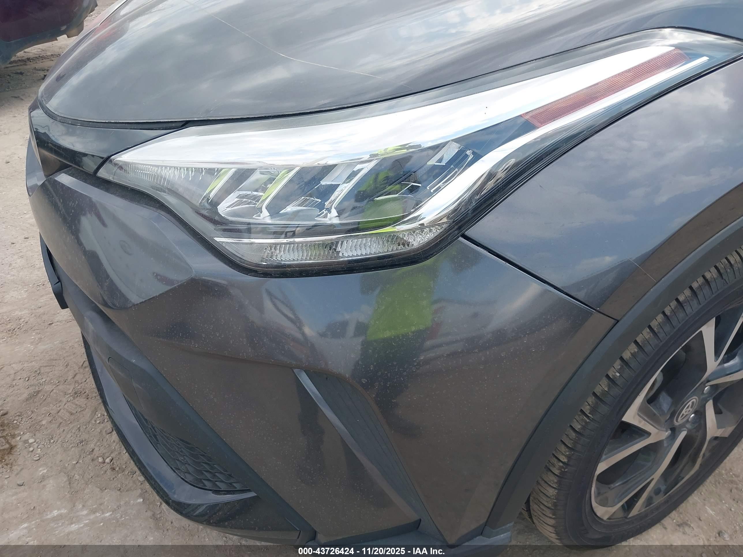 TOYOTA C-HR image 6