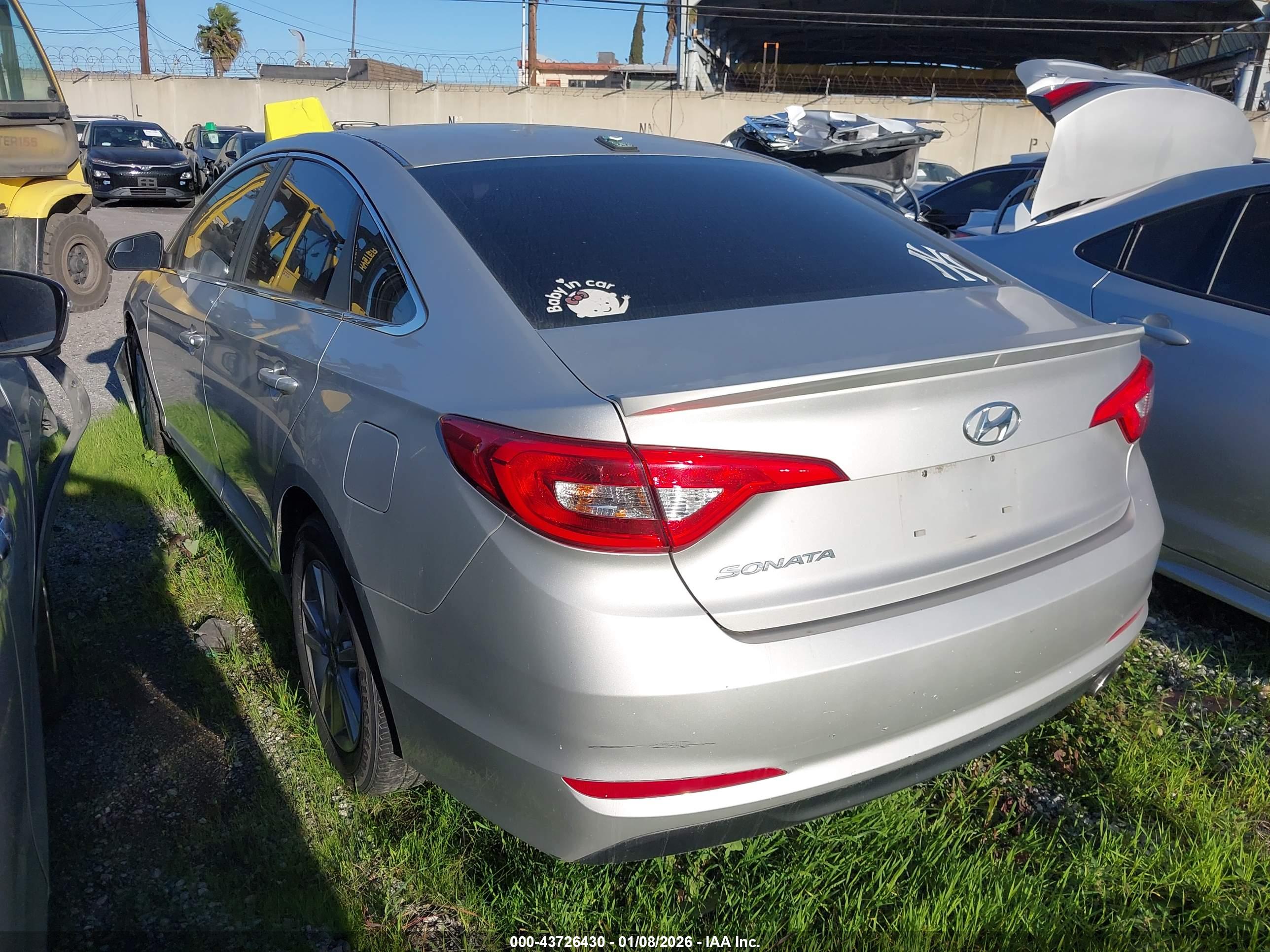 HYUNDAI SONATA image 3