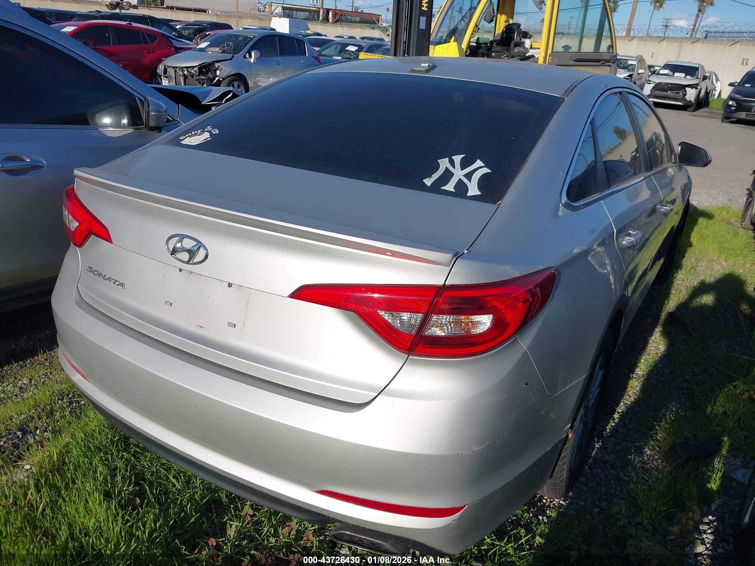 HYUNDAI SONATA image 4