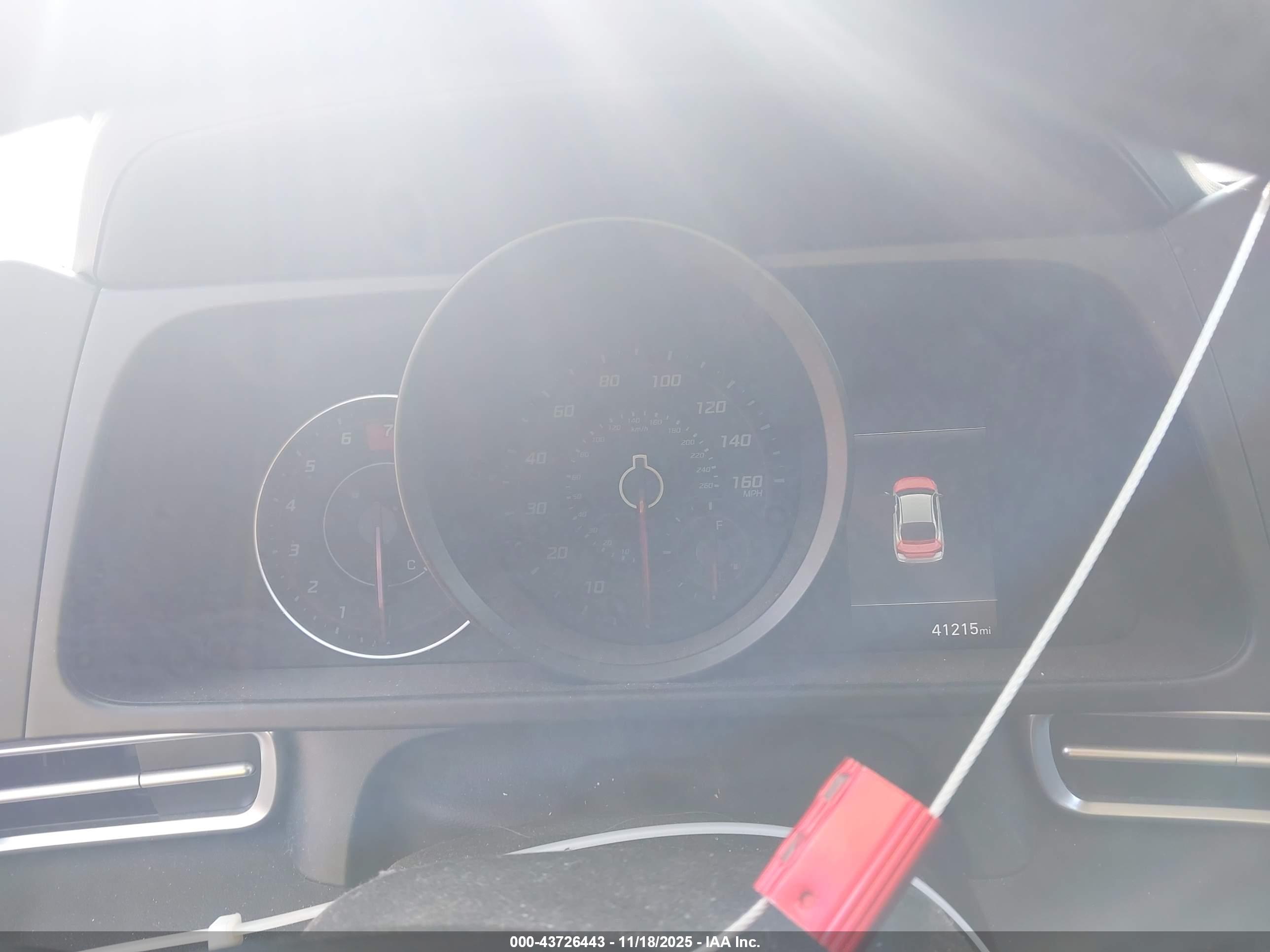 HYUNDAI ELANTRA image 7