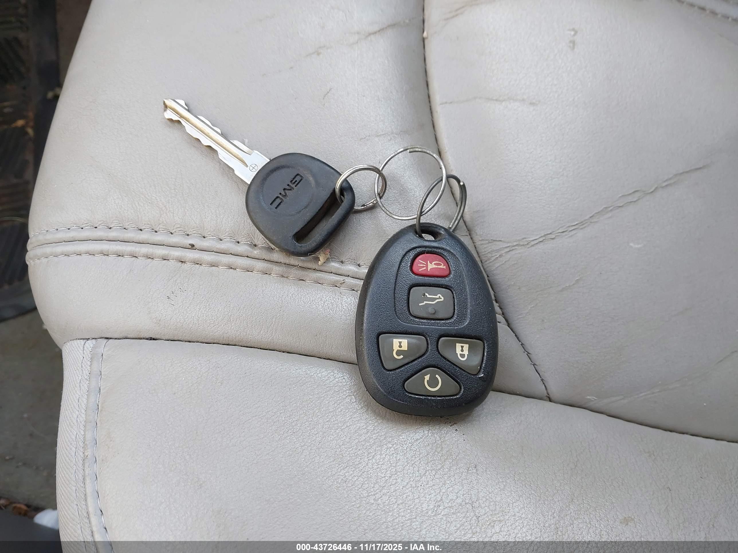 GMC ACADIA image 11