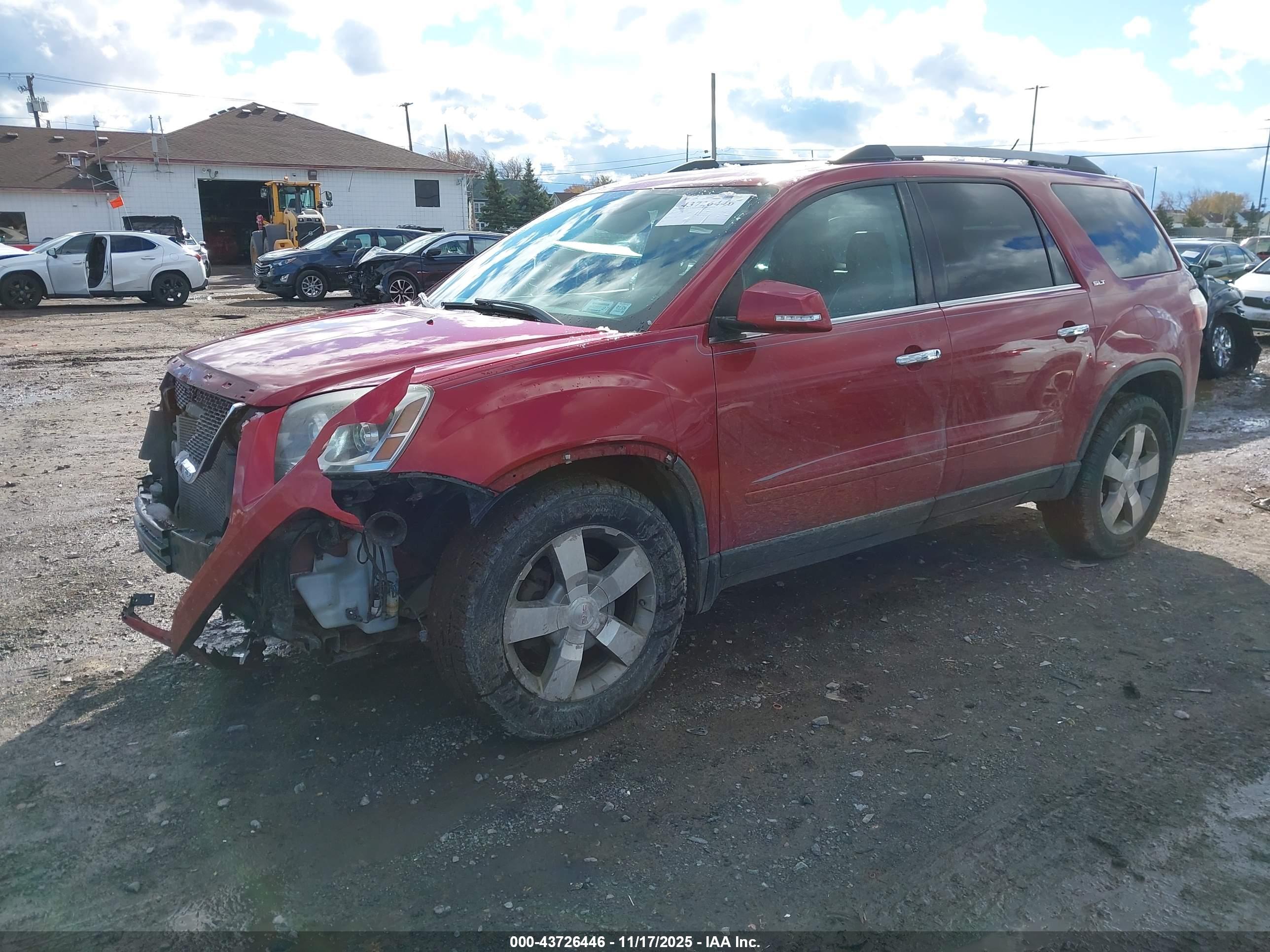 GMC ACADIA image 2