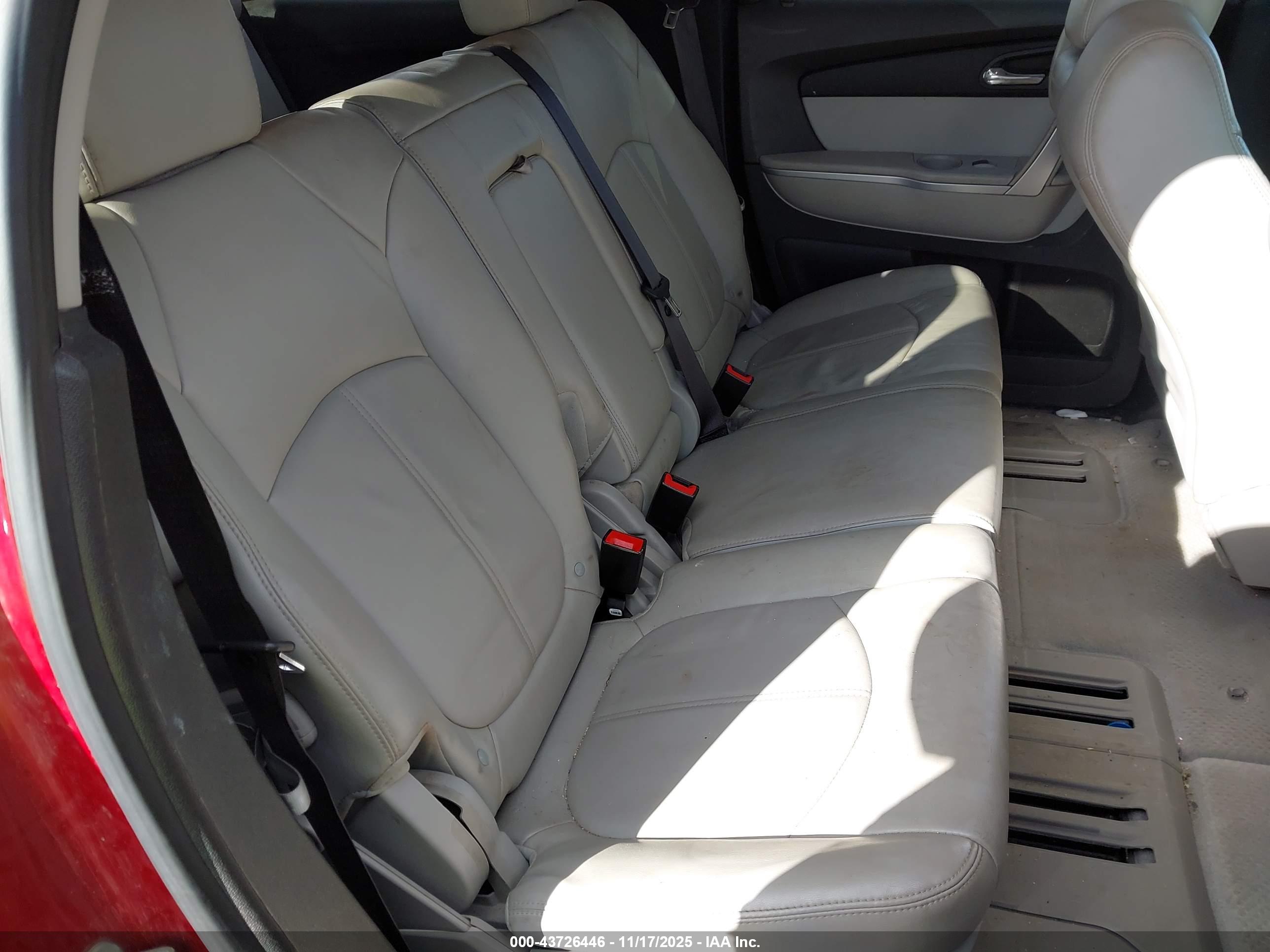 GMC ACADIA image 8