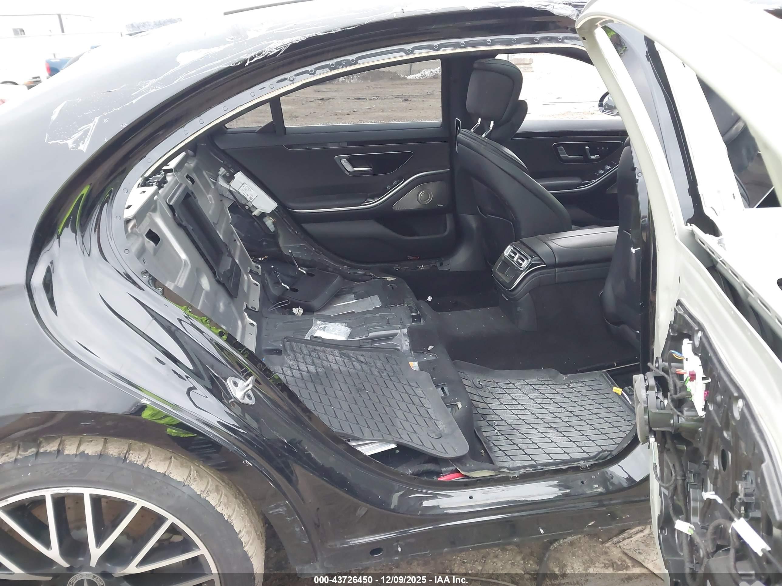 MERCEDES-BENZ S image 8