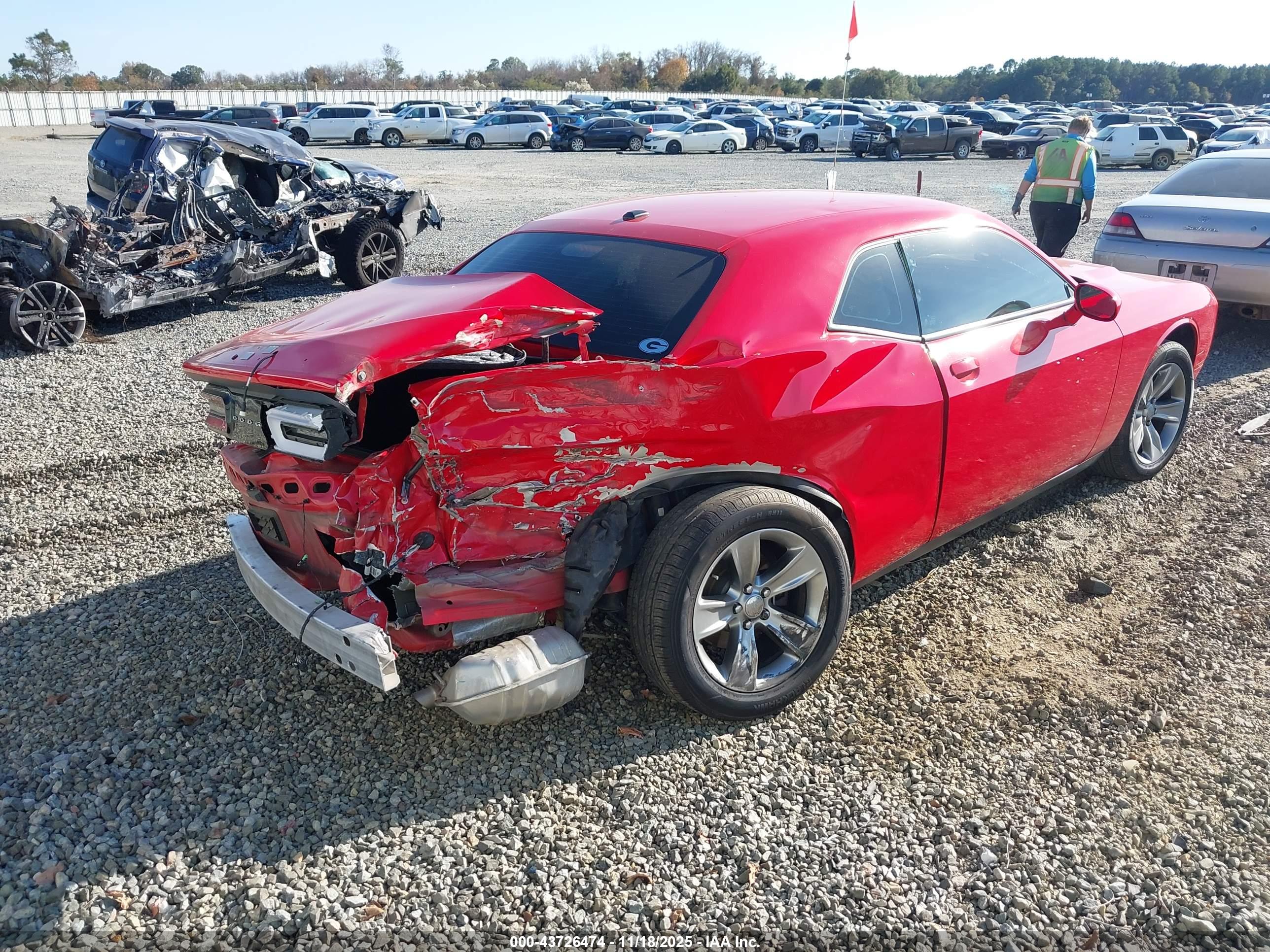 DODGE CHALLENGER image 4