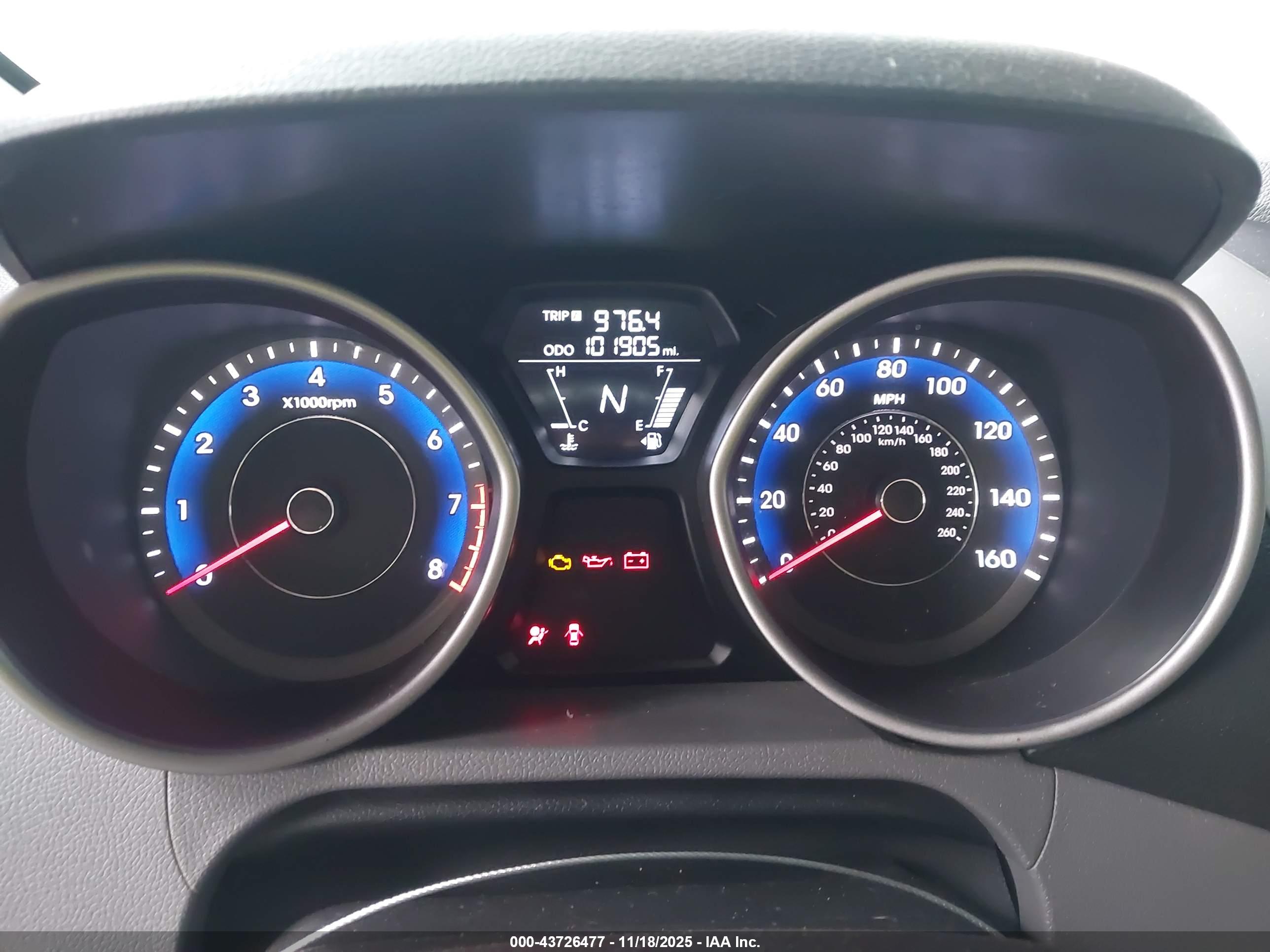 HYUNDAI ELANTRA image 7