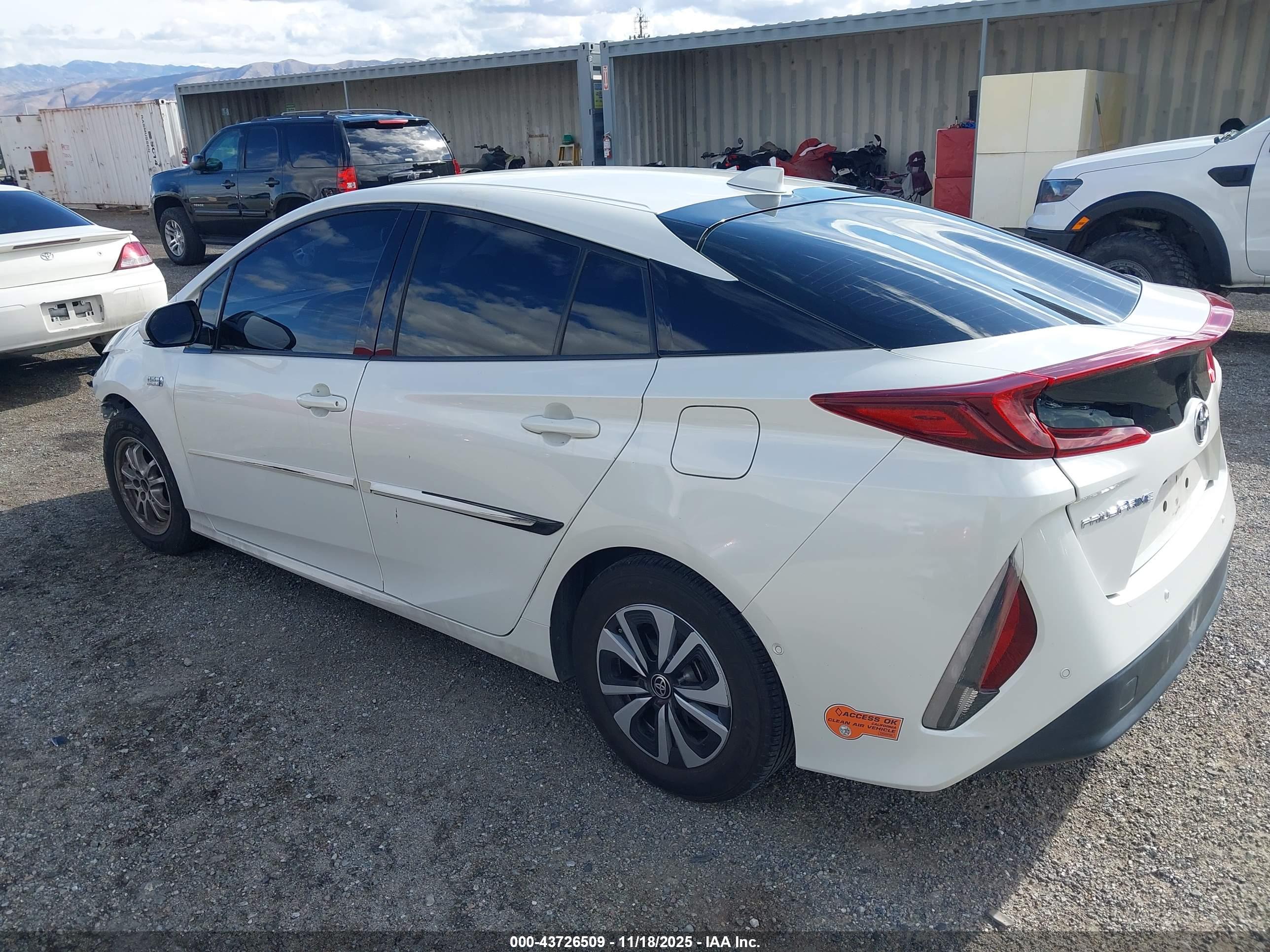 TOYOTA PRIUS image 3