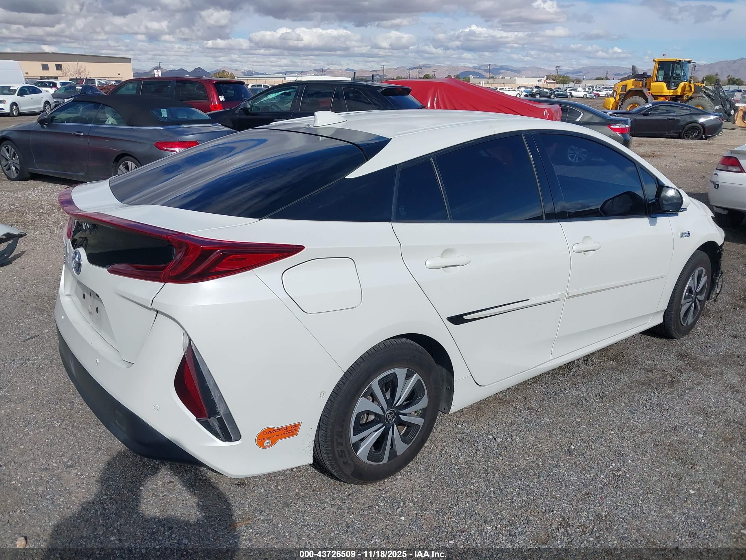TOYOTA PRIUS image 4