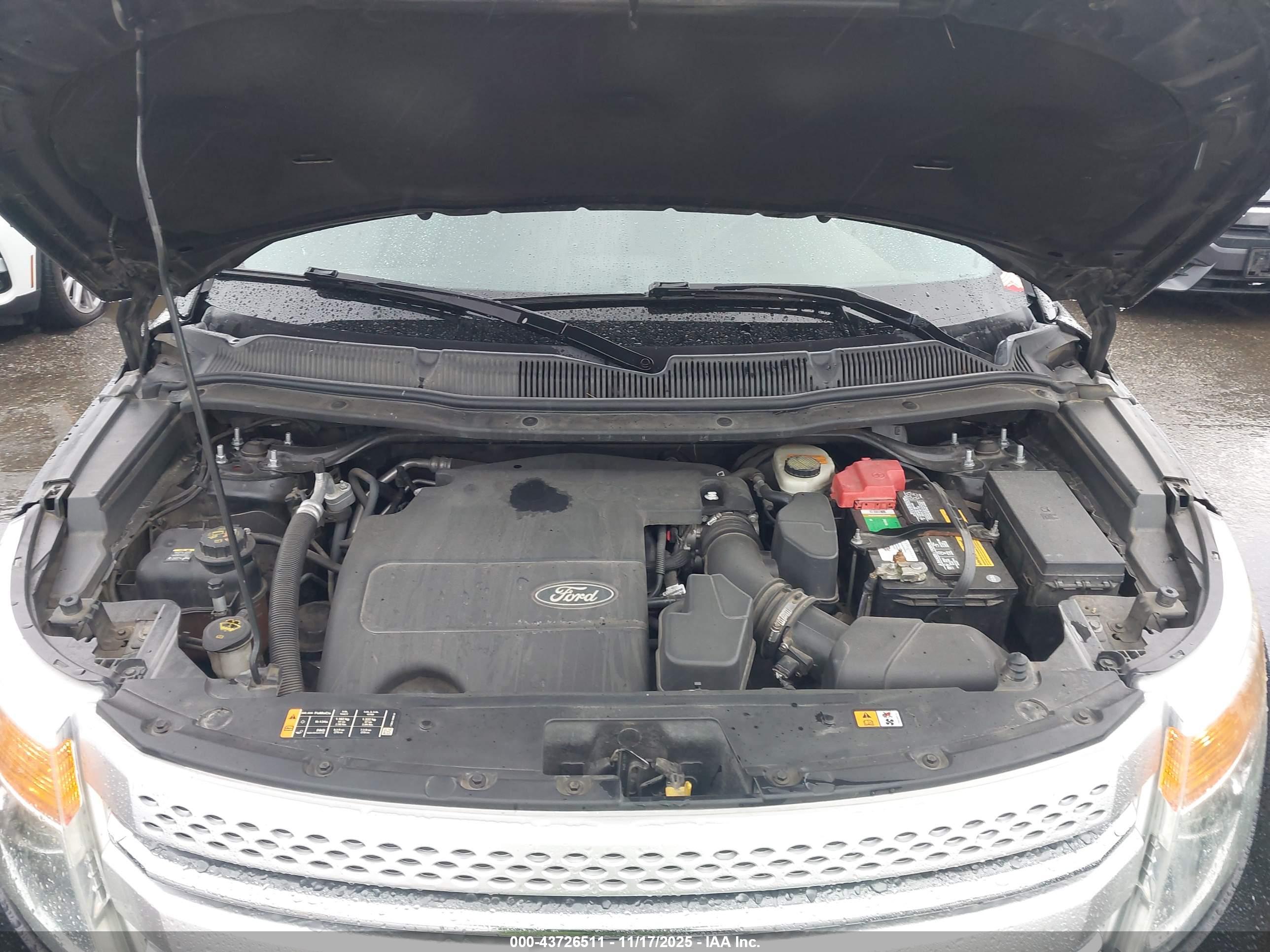 FORD EXPLORER image 10