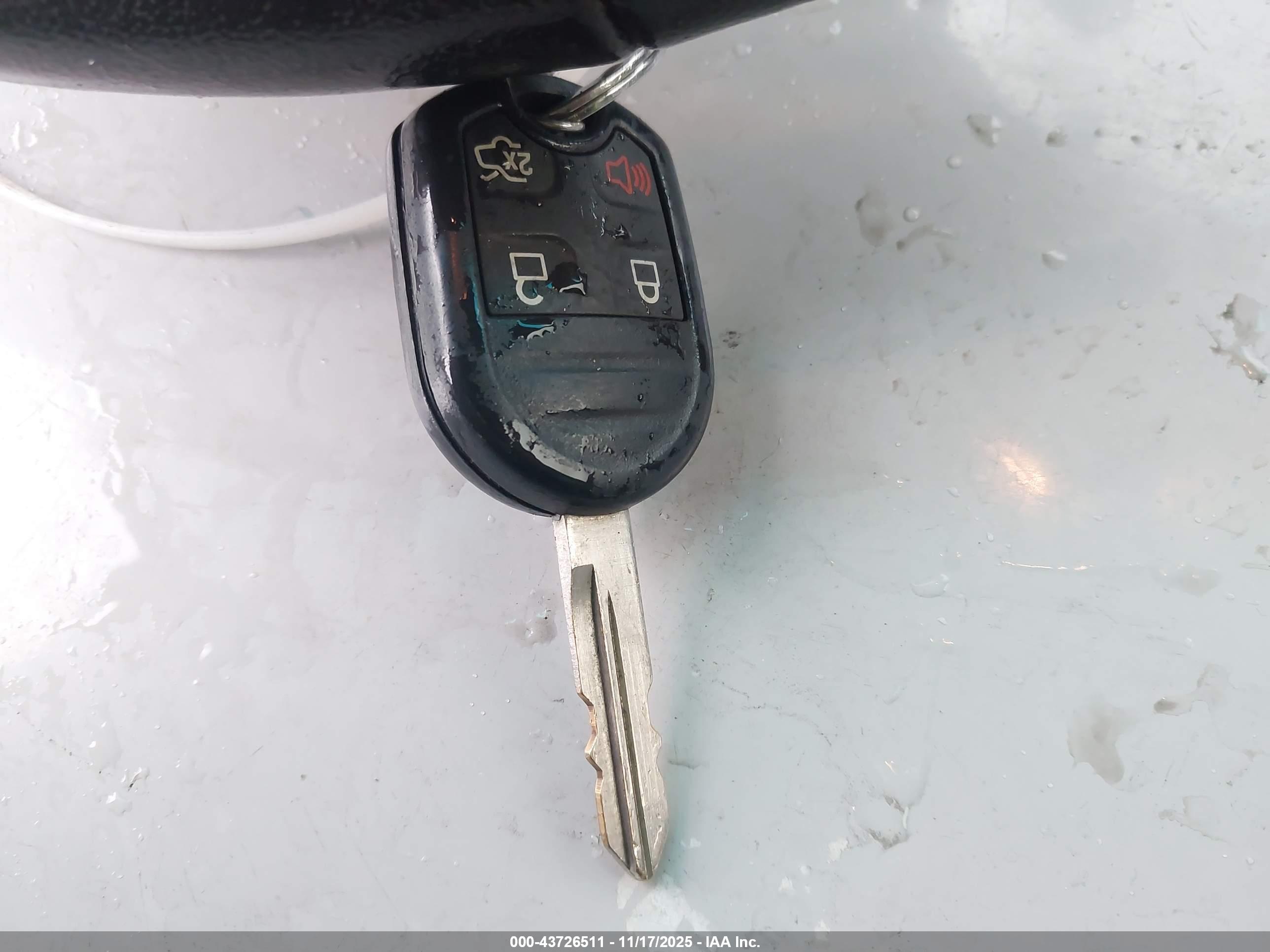 FORD EXPLORER image 11