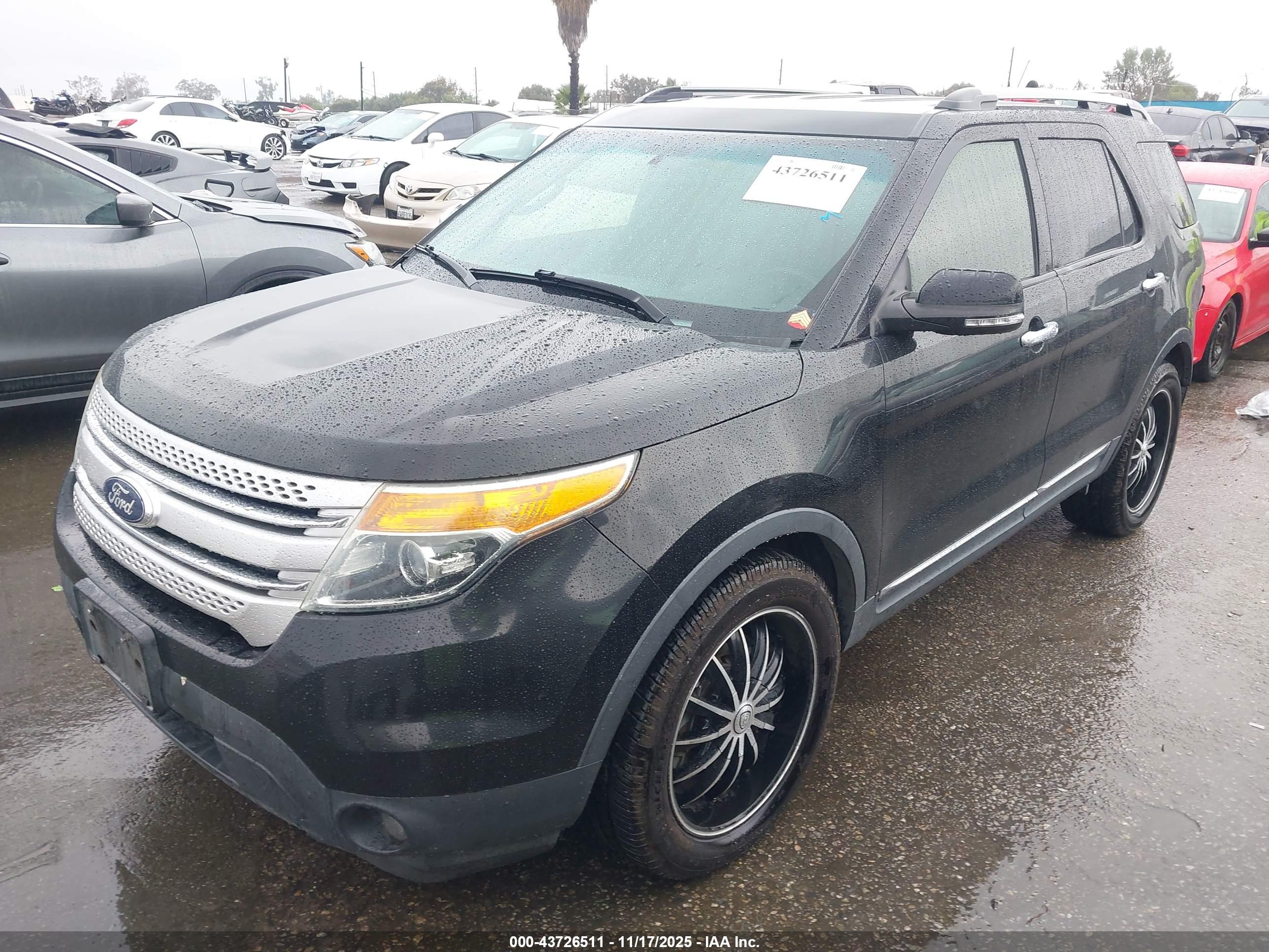 FORD EXPLORER image 2