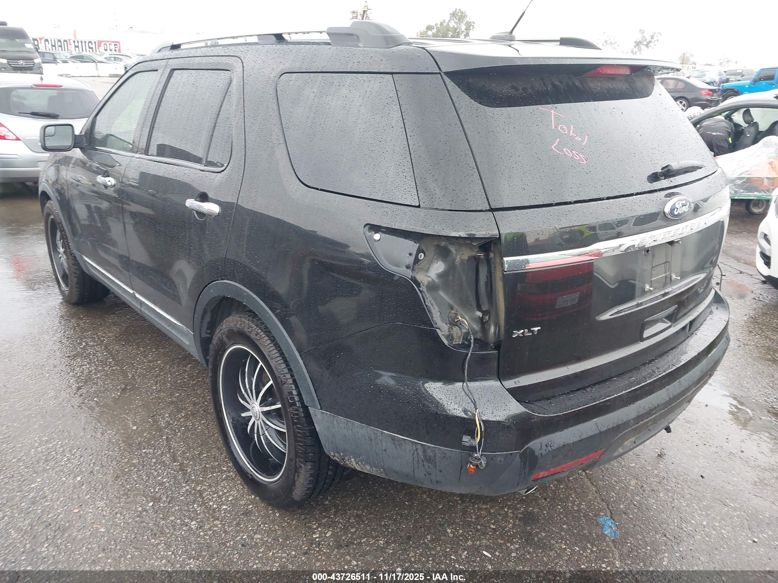 FORD EXPLORER image 3