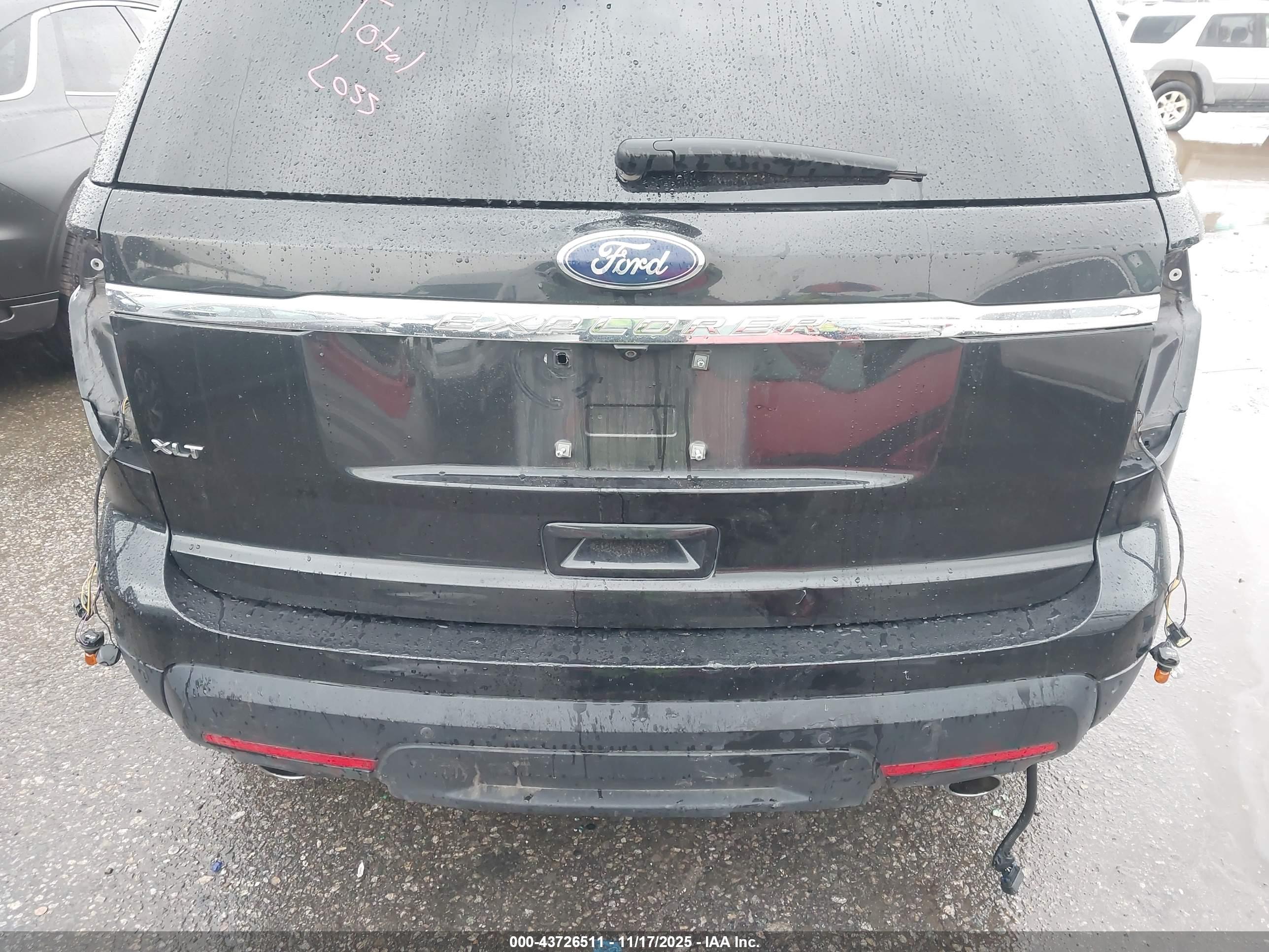 FORD EXPLORER image 6