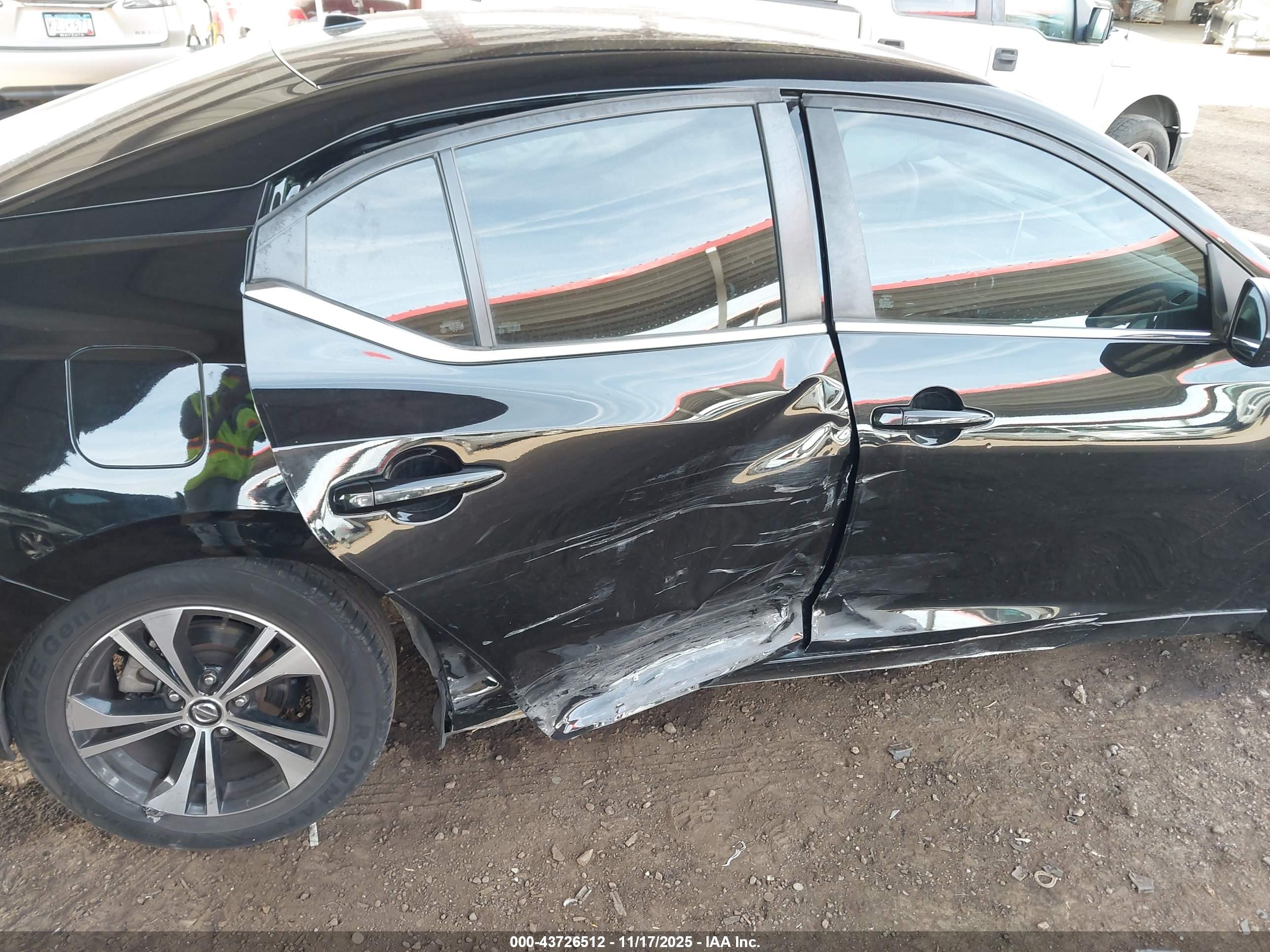 NISSAN SENTRA image 6