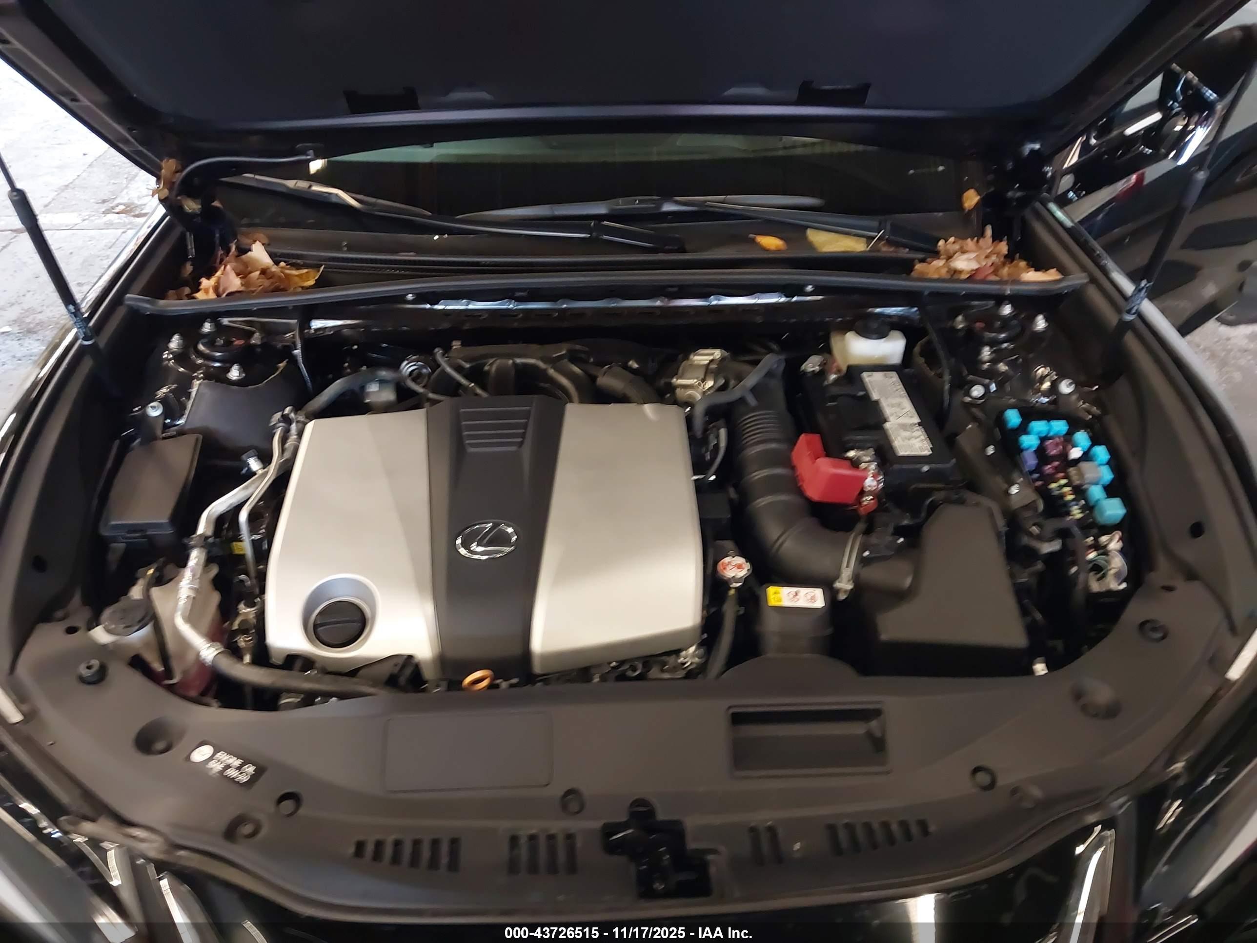 LEXUS ES image 10