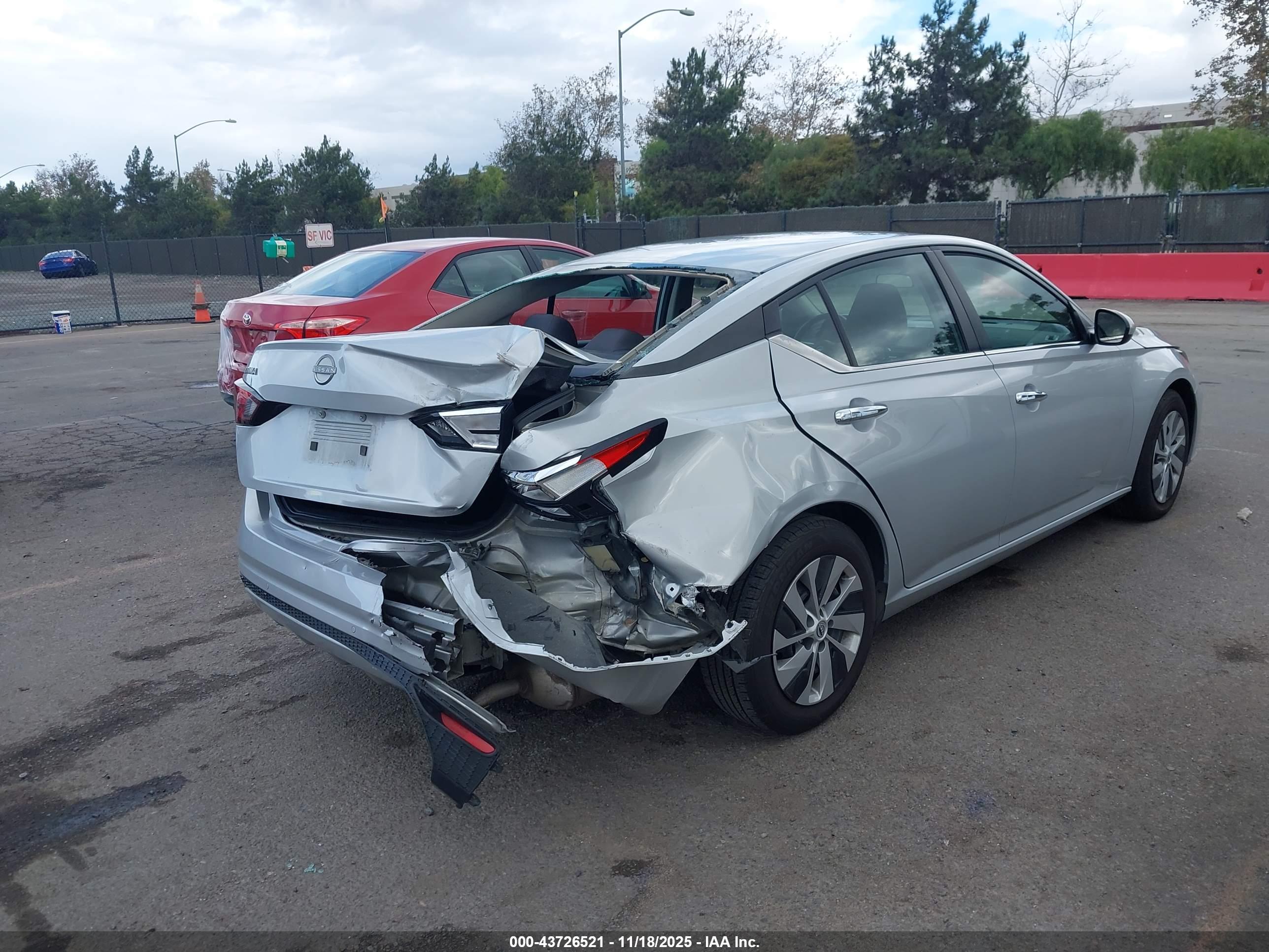 NISSAN ALTIMA image 4