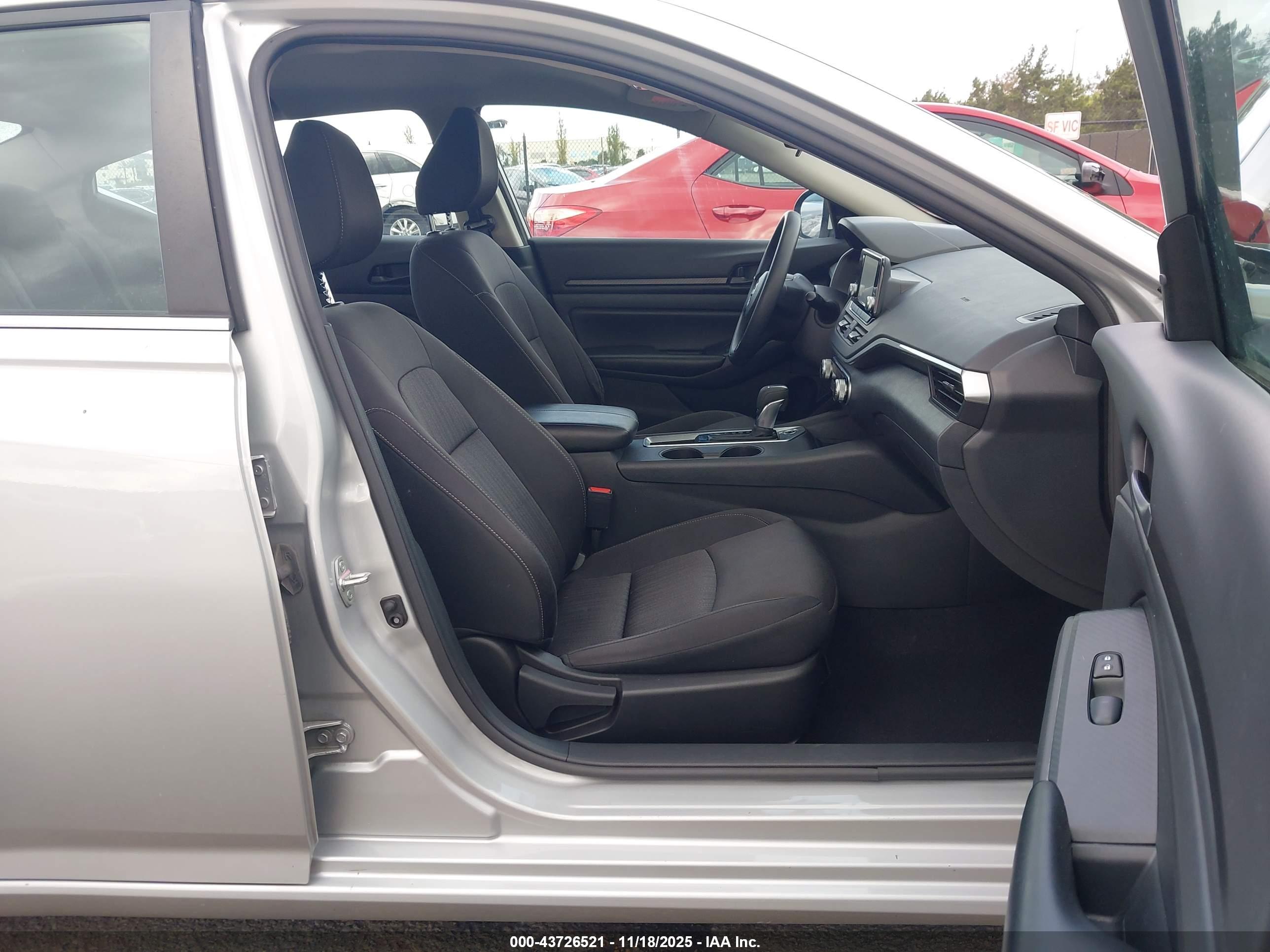 NISSAN ALTIMA image 5