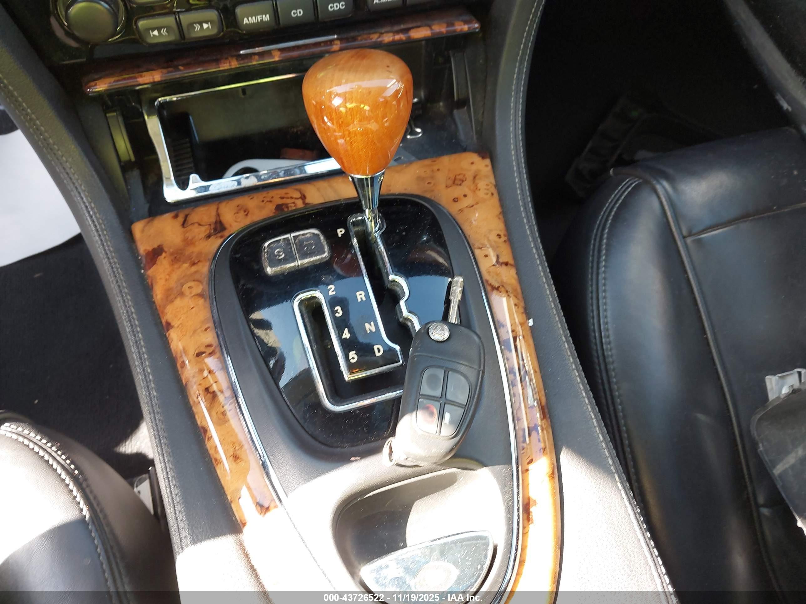 JAGUAR XJ image 11