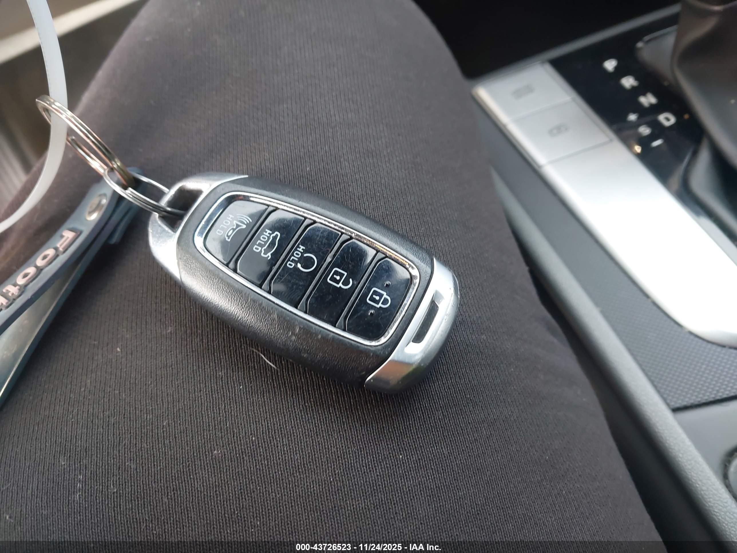 HYUNDAI ELANTRA image 11