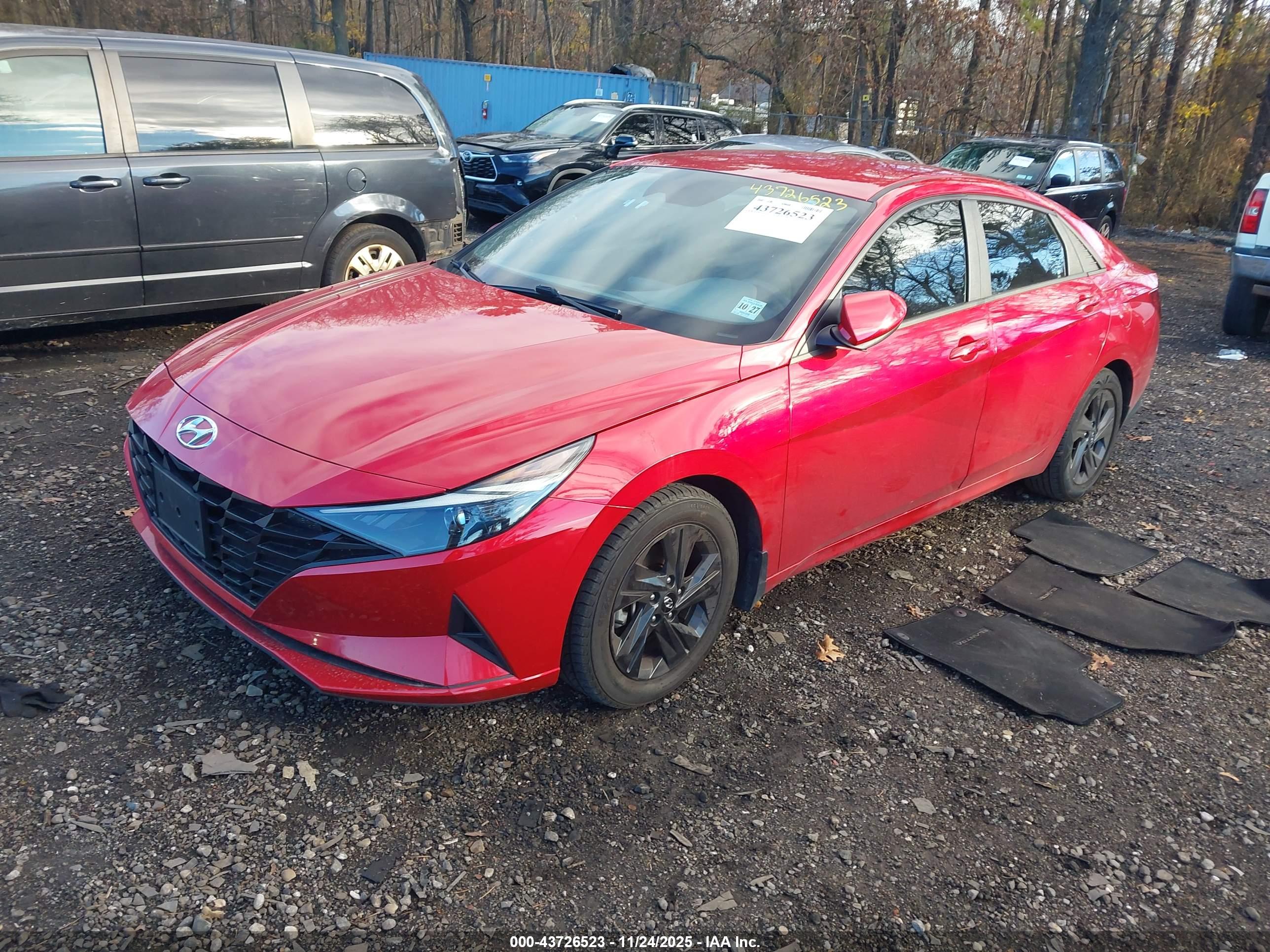 HYUNDAI ELANTRA image 2