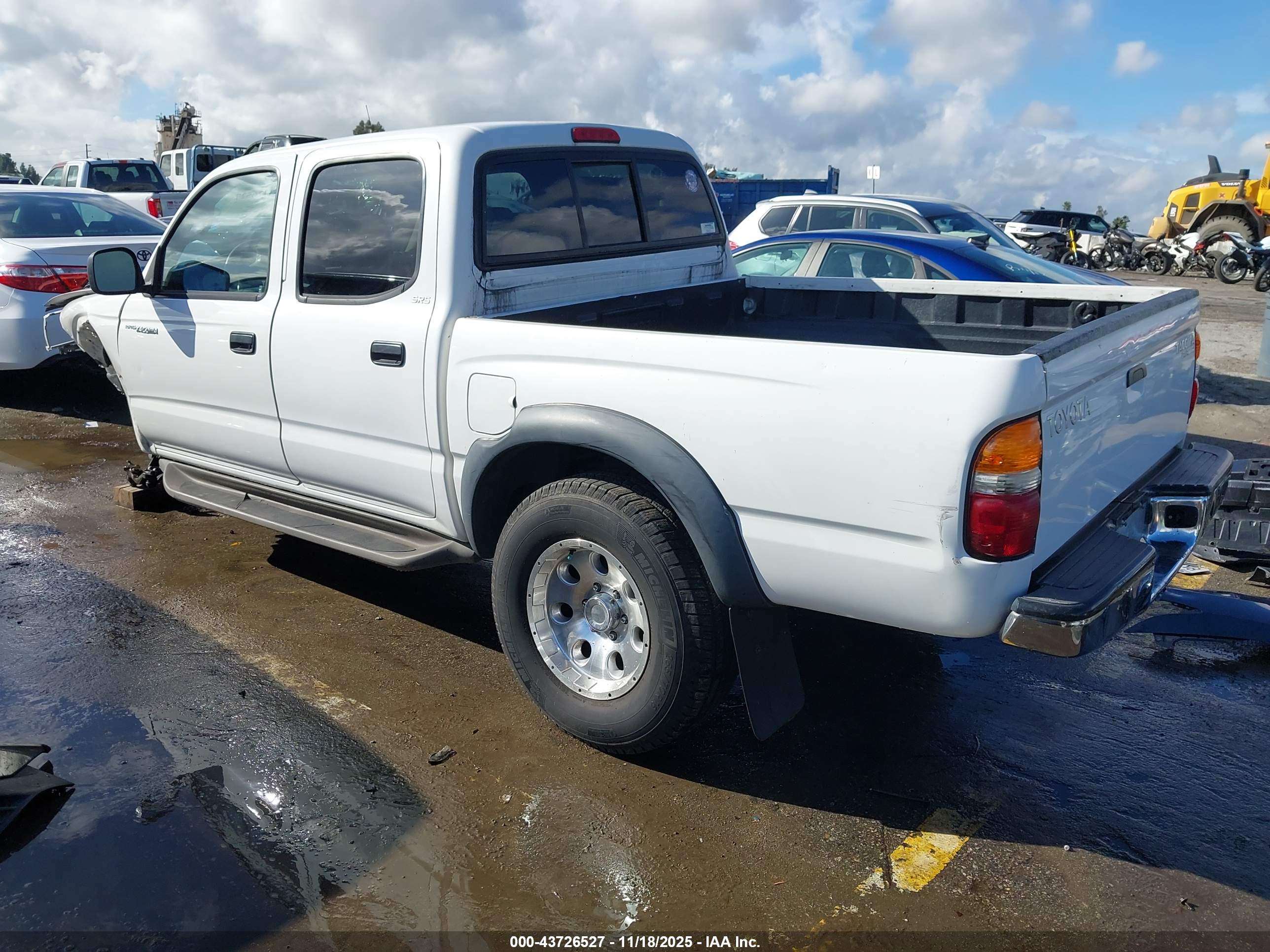 TOYOTA TACOMA image 3