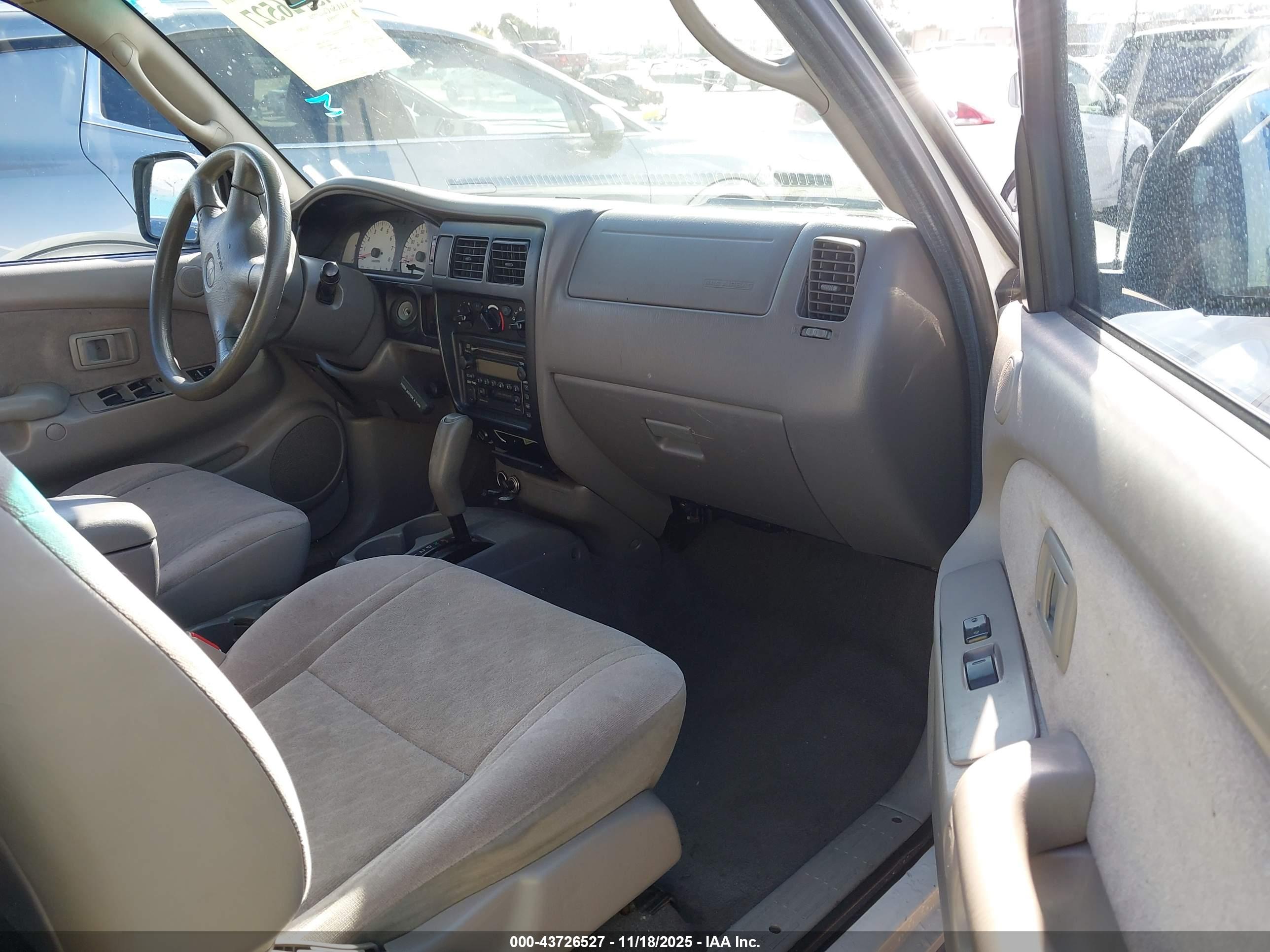 TOYOTA TACOMA image 5