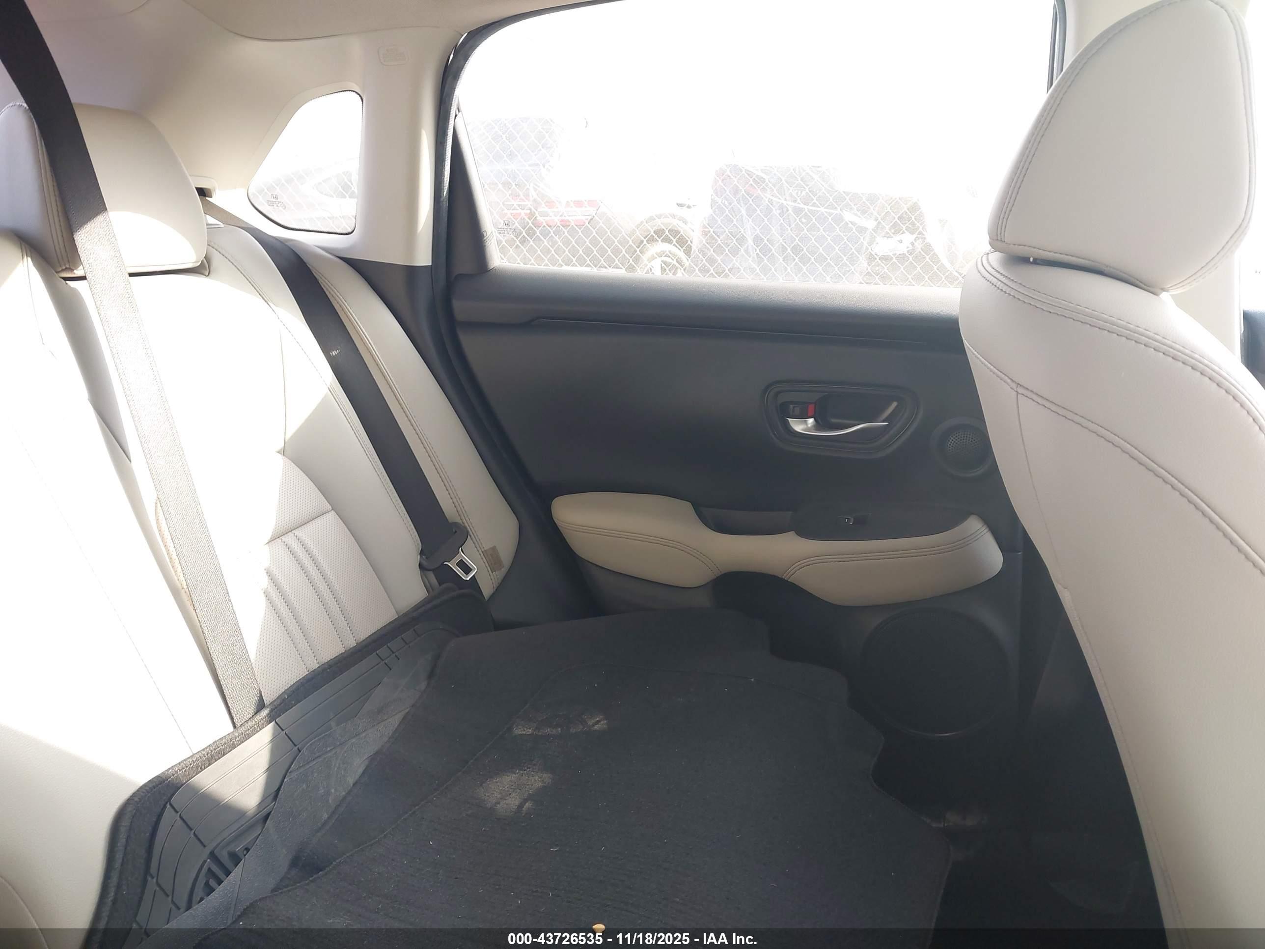 HONDA HR-V image 8