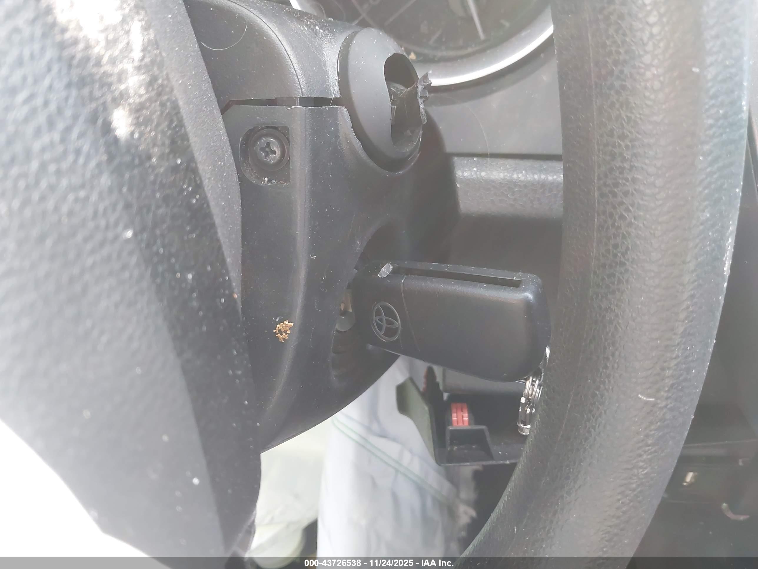 TOYOTA CAMRY image 11