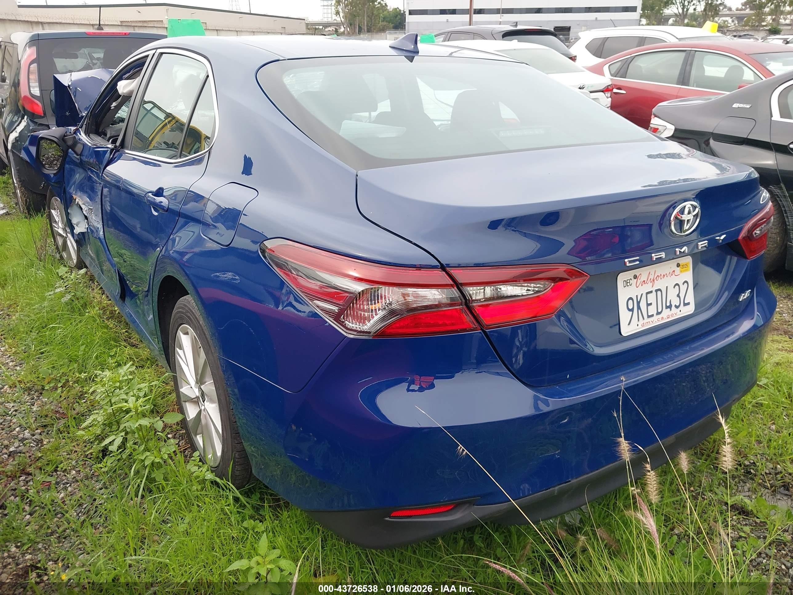TOYOTA CAMRY image 3