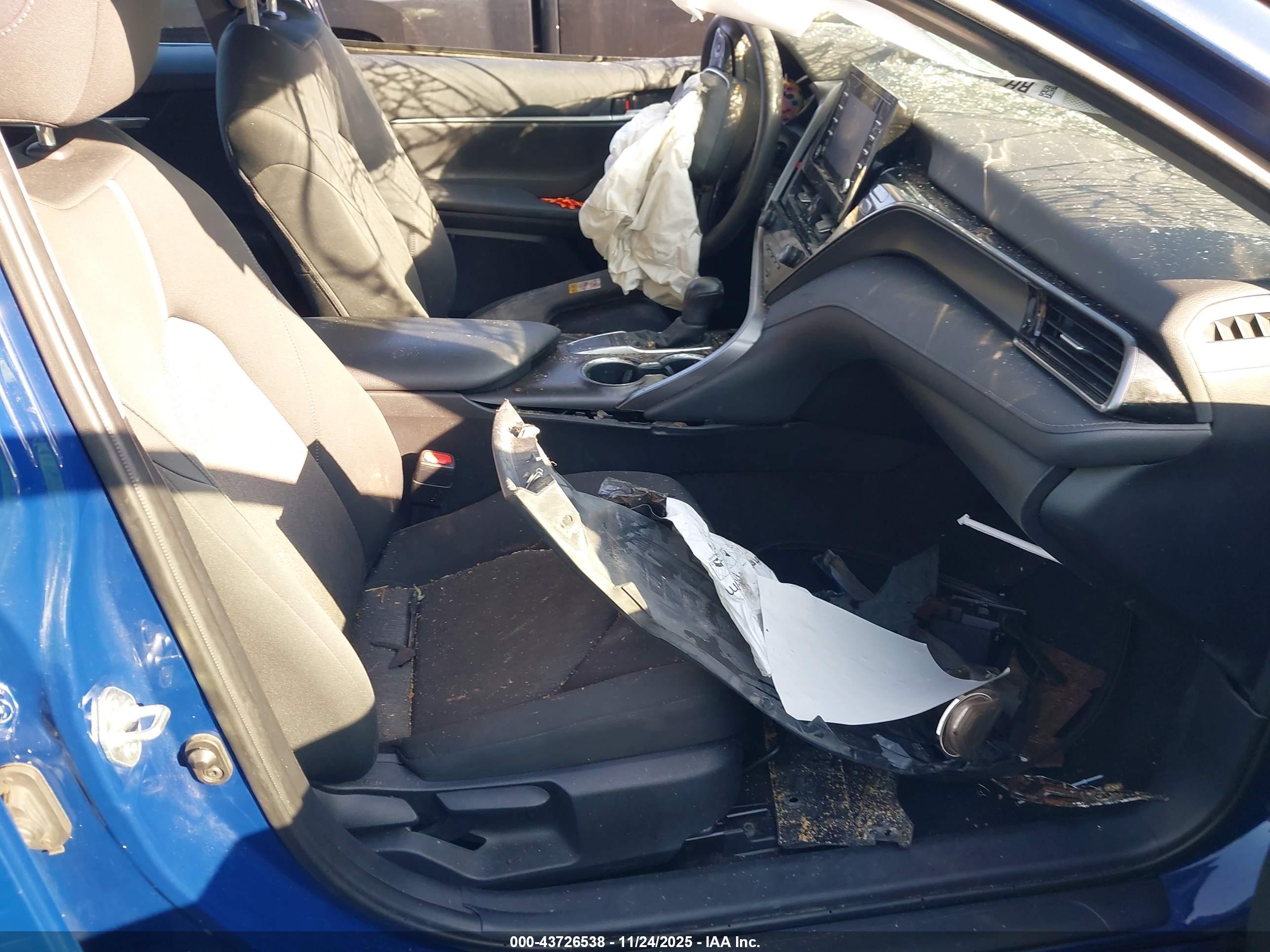 TOYOTA CAMRY image 5