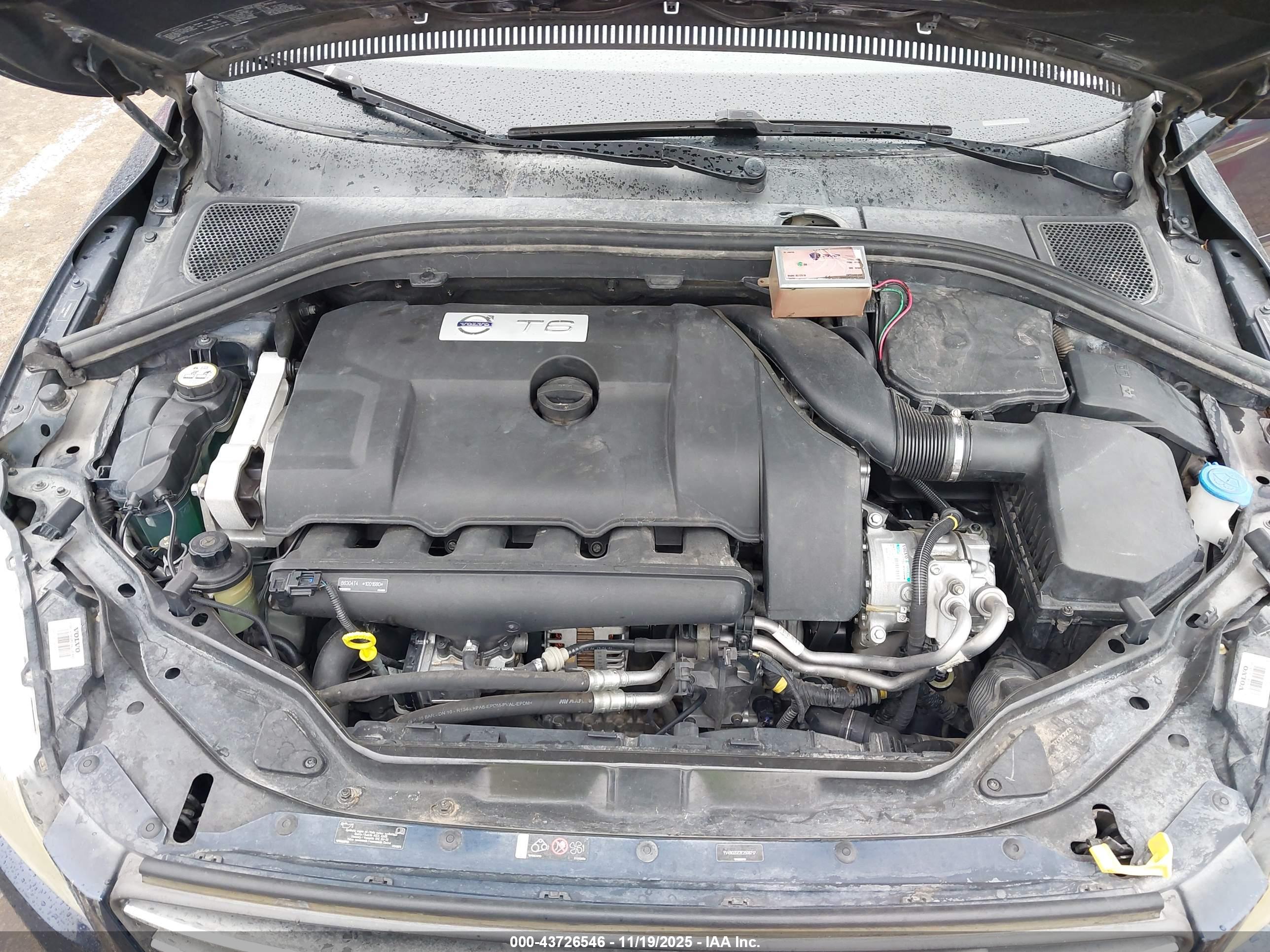 VOLVO XC60 image 10